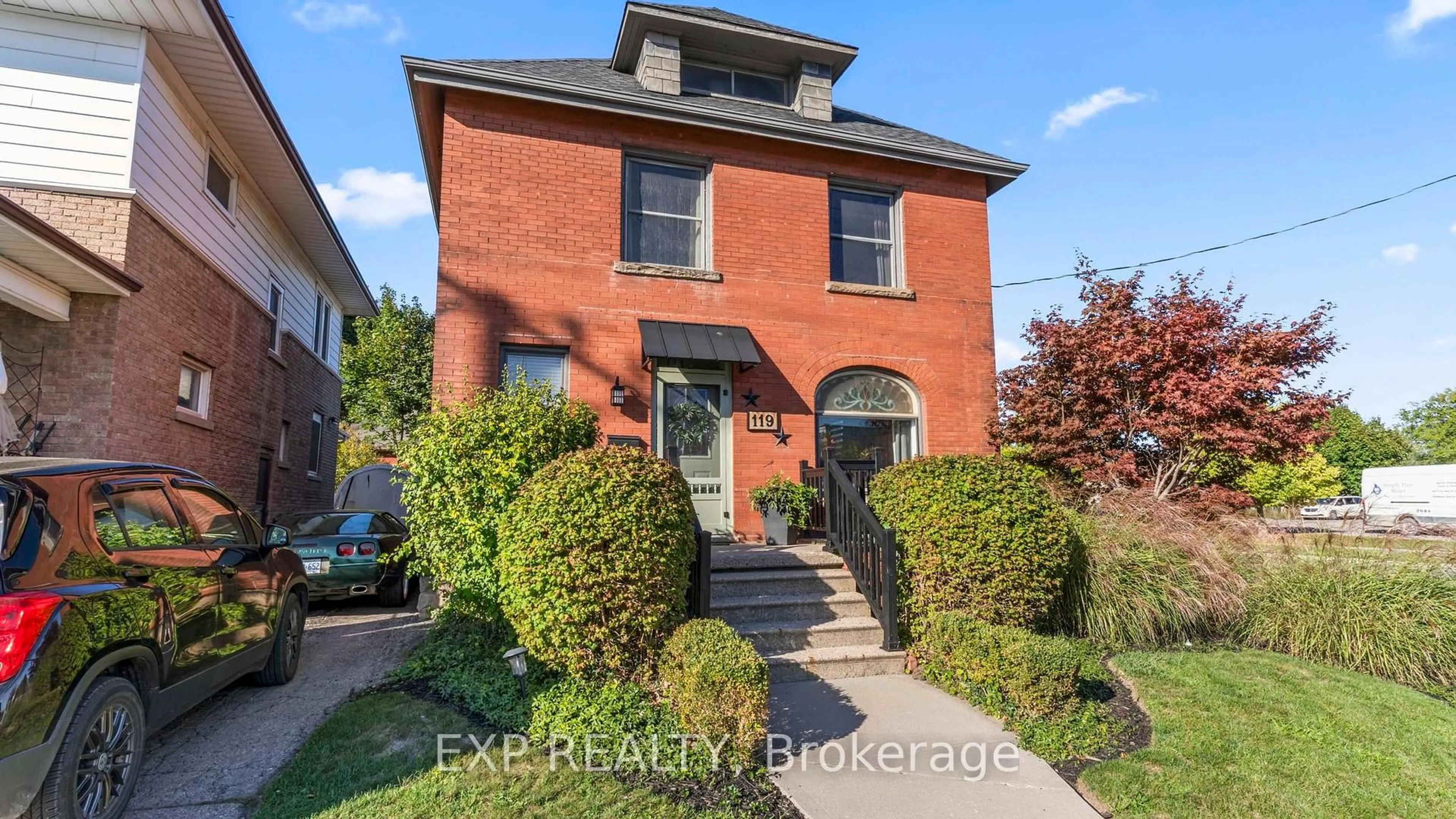 Home with brick exterior material, street for 119 Wellington St, St. Thomas Ontario N5R 2R3