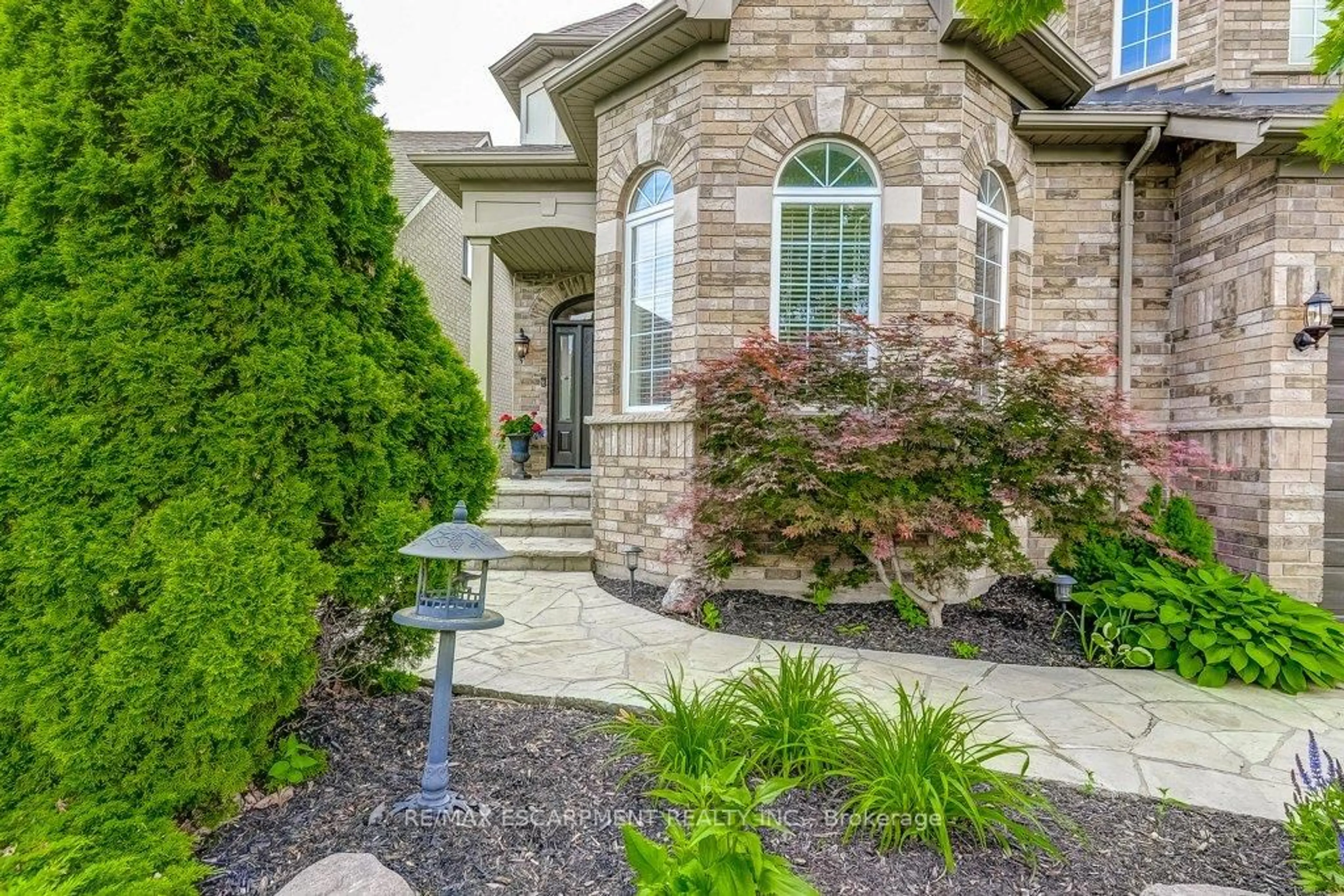 Unknown for 98 Davidson Blvd, Hamilton Ontario L9H 7M4