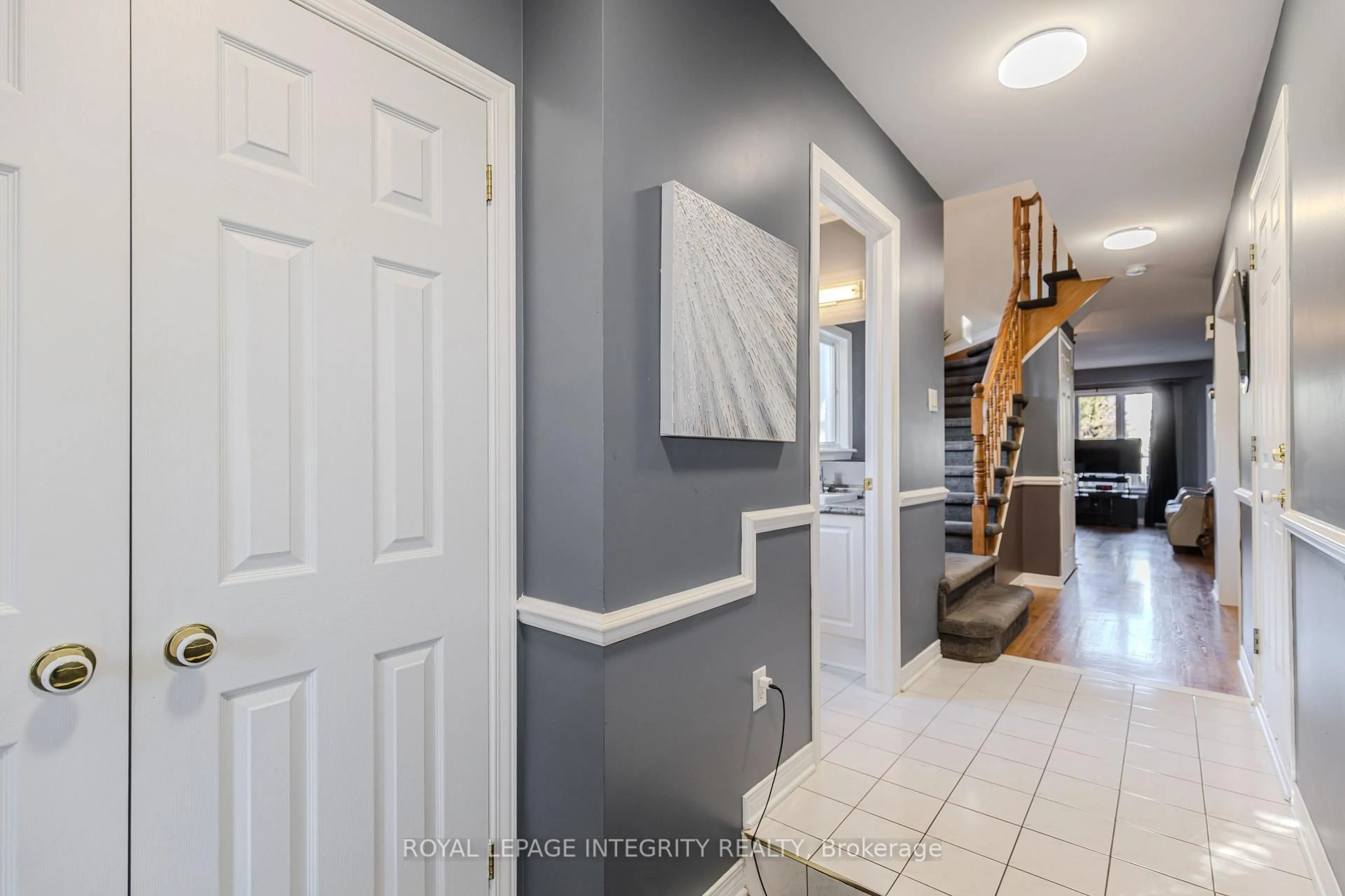 Indoor entryway for 4316 Owl Valley Dr, Ottawa Ontario K1V 1L3