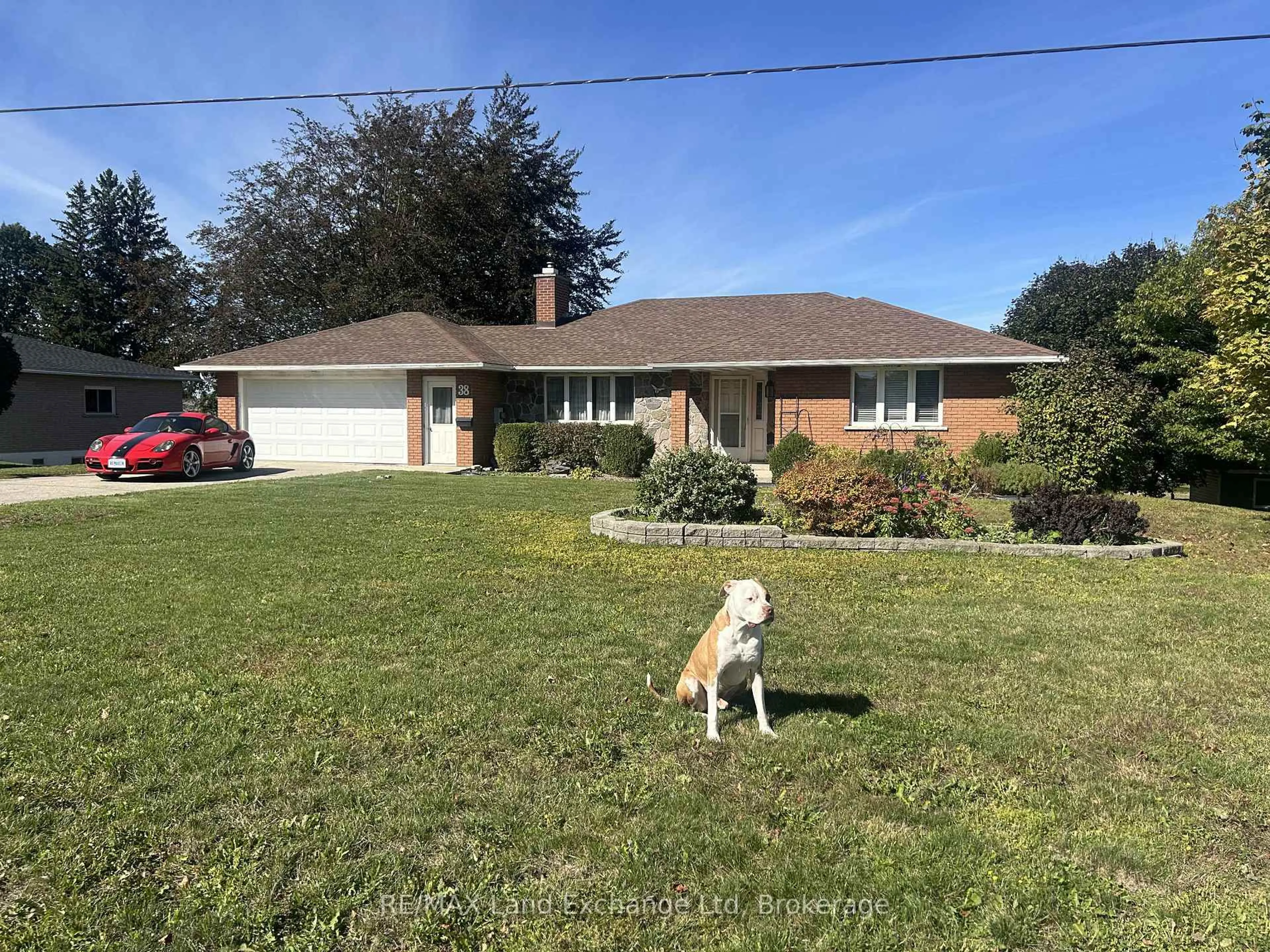 A pic from outside/outdoor area/front of a property/back of a property/a pic from drone, street for 38 Hillcrest St, South Bruce Ontario N0G 2S0