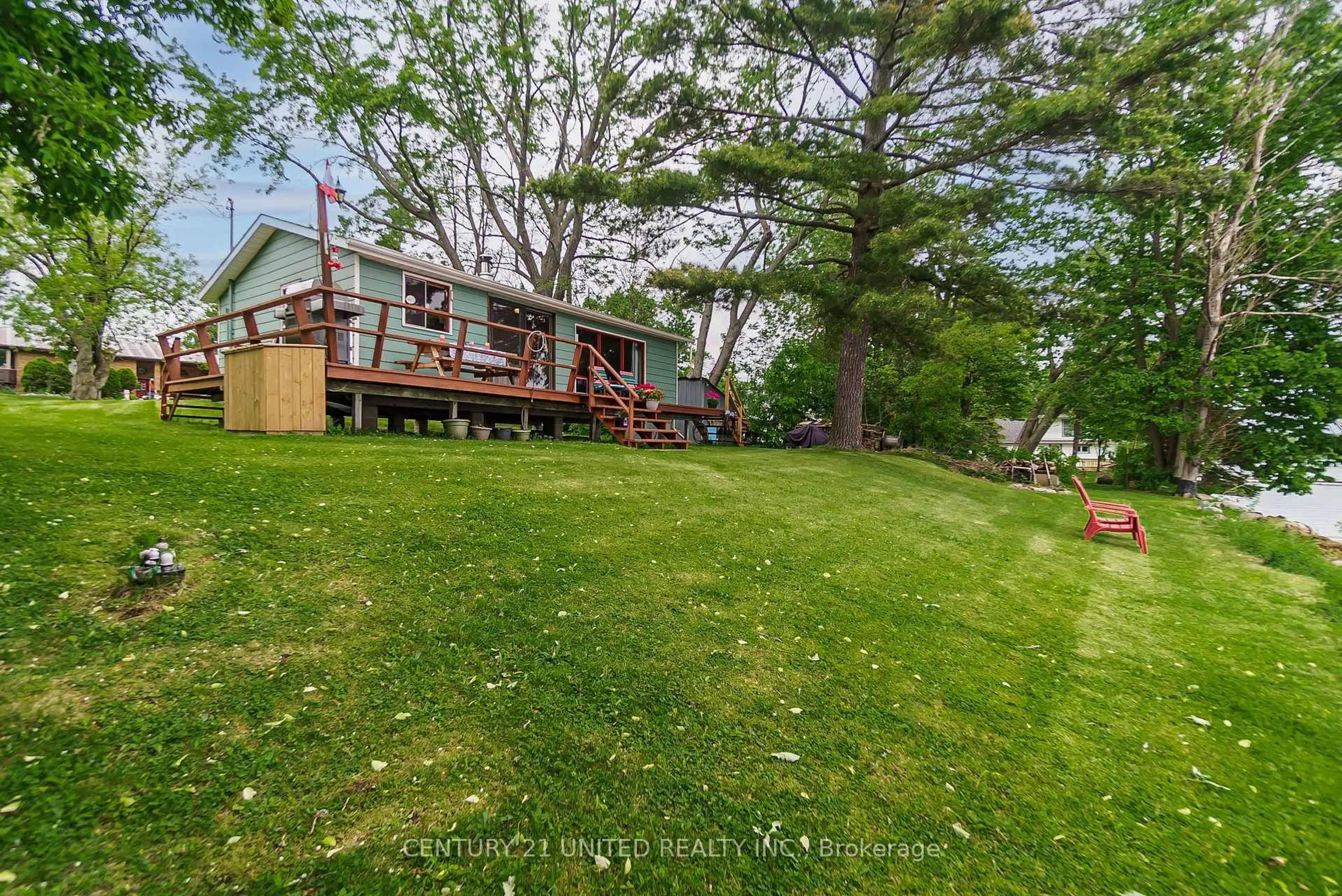A pic from outside/outdoor area/front of a property/back of a property/a pic from drone, unknown for 37 Lakeshore Rd, Hiawatha First Nation Ontario K0L 2G0