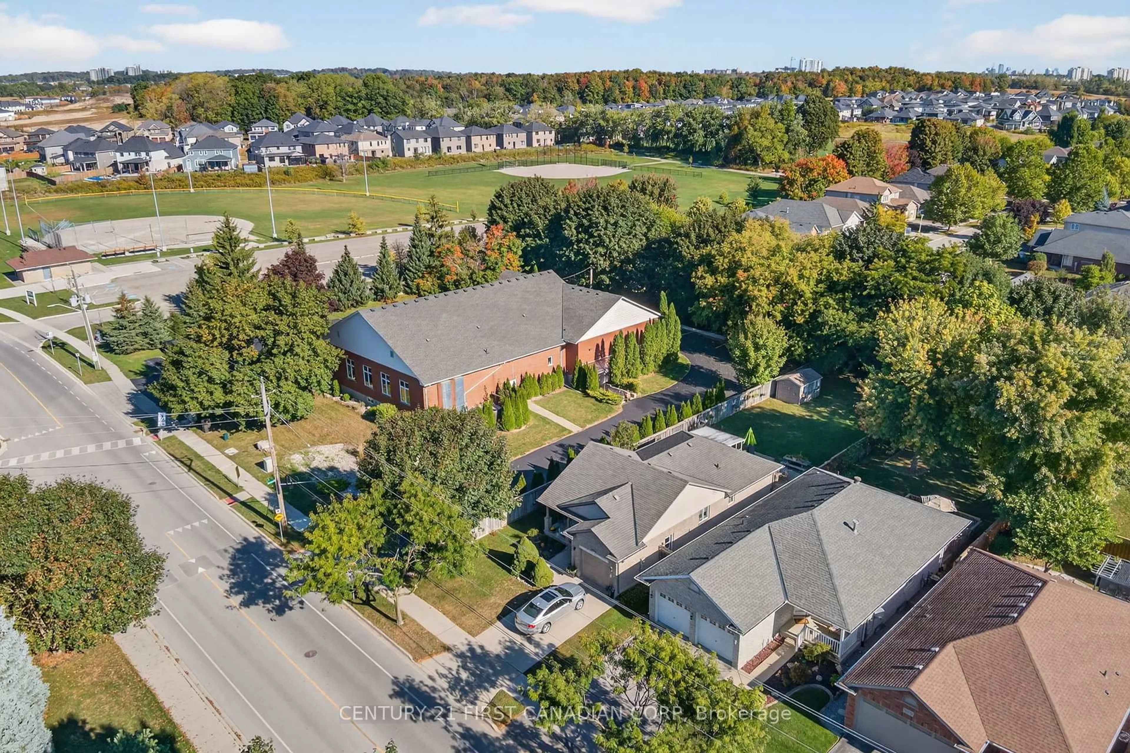A pic from outside/outdoor area/front of a property/back of a property/a pic from drone, street for 4228 Campbell St, London South Ontario N6P 1S7