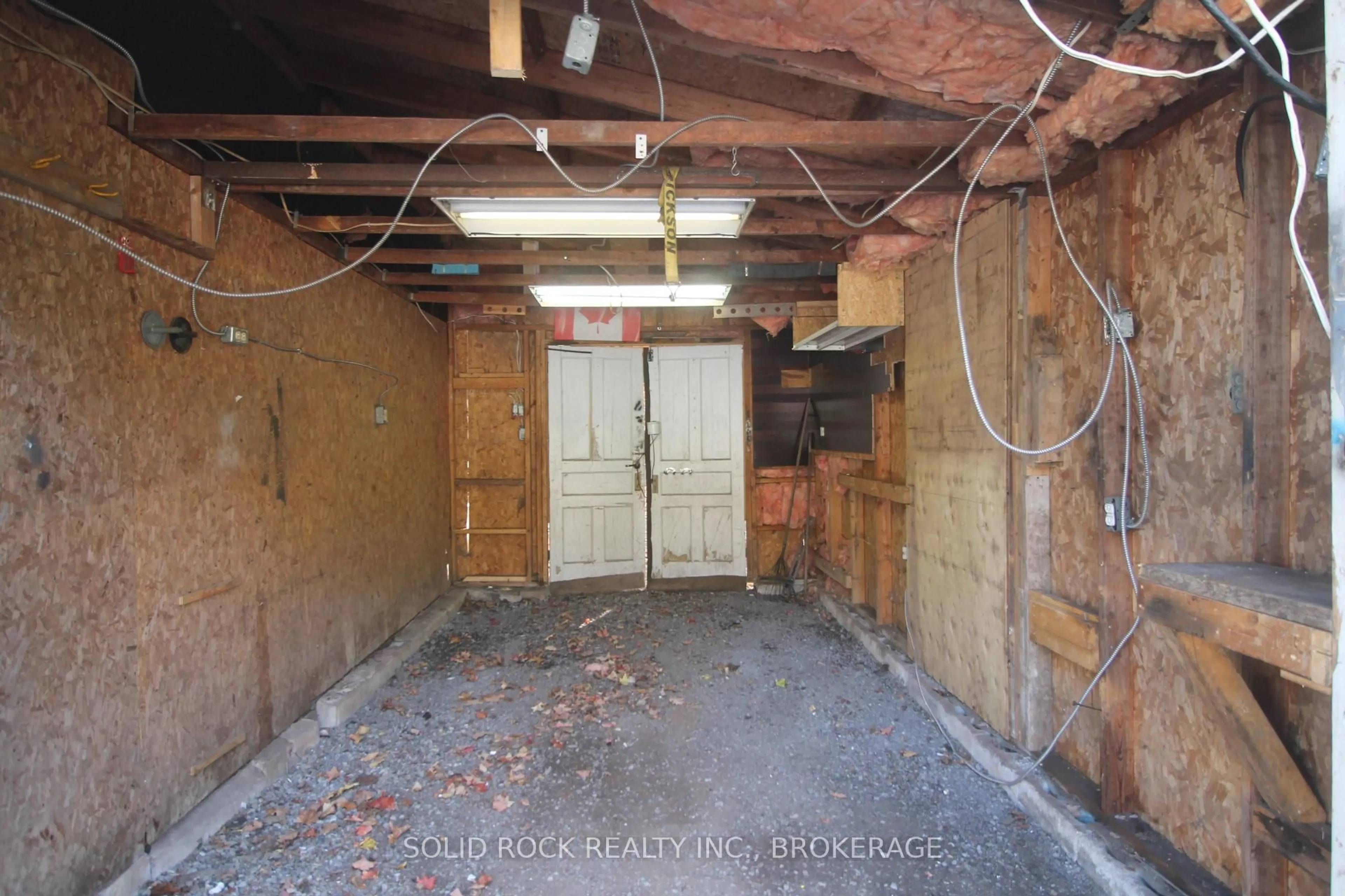 Indoor garage for 6140 Perth Rd, Perth Road Ontario K0H 2L0