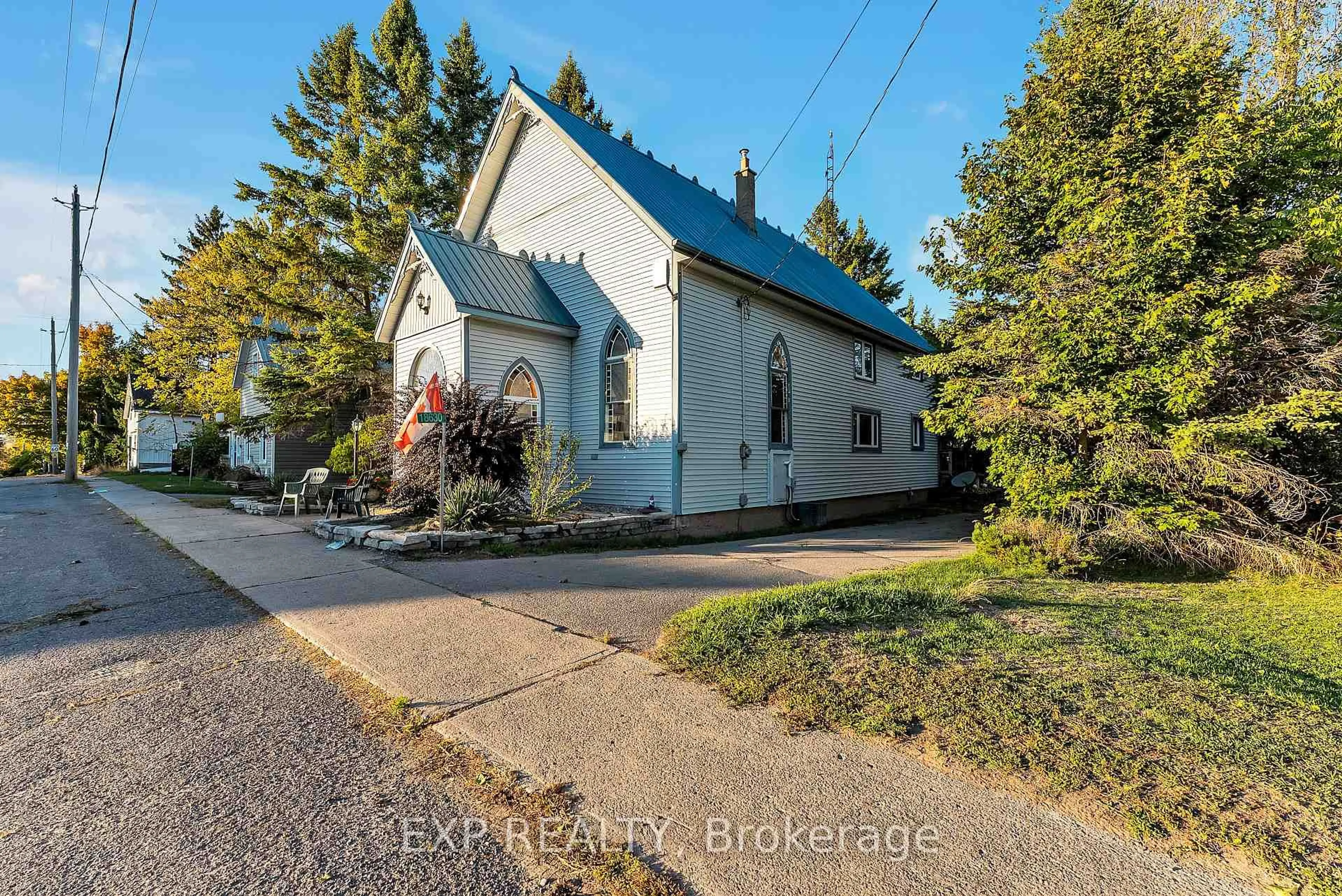 A pic from outside/outdoor area/front of a property/back of a property/a pic from drone, building for 18630 Loyalist Pkwy, Prince Edward County Ontario K0K 2J0