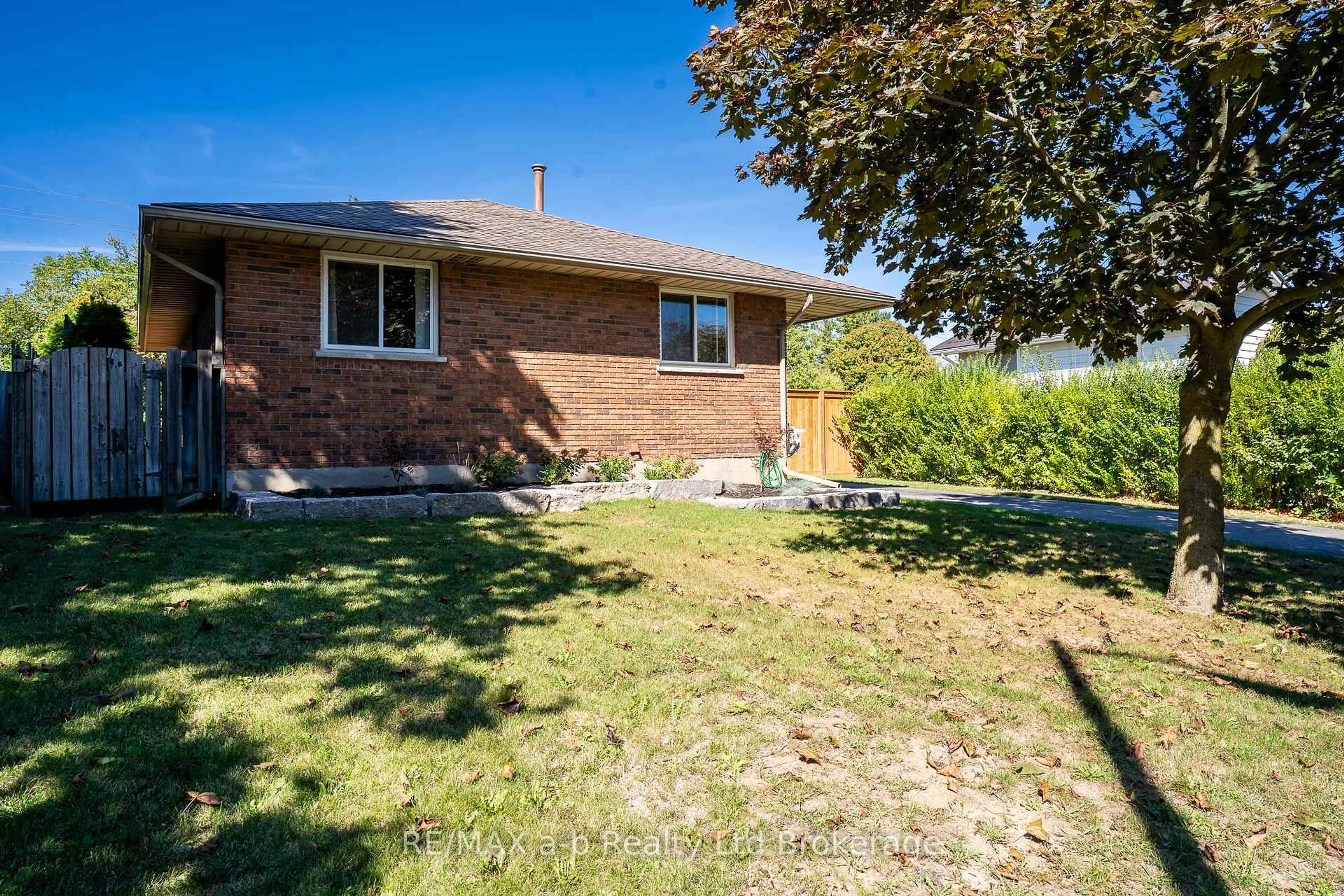 Home with brick exterior material, street for 41 Trottier Dr, Tillsonburg Ontario N4G 4P7
