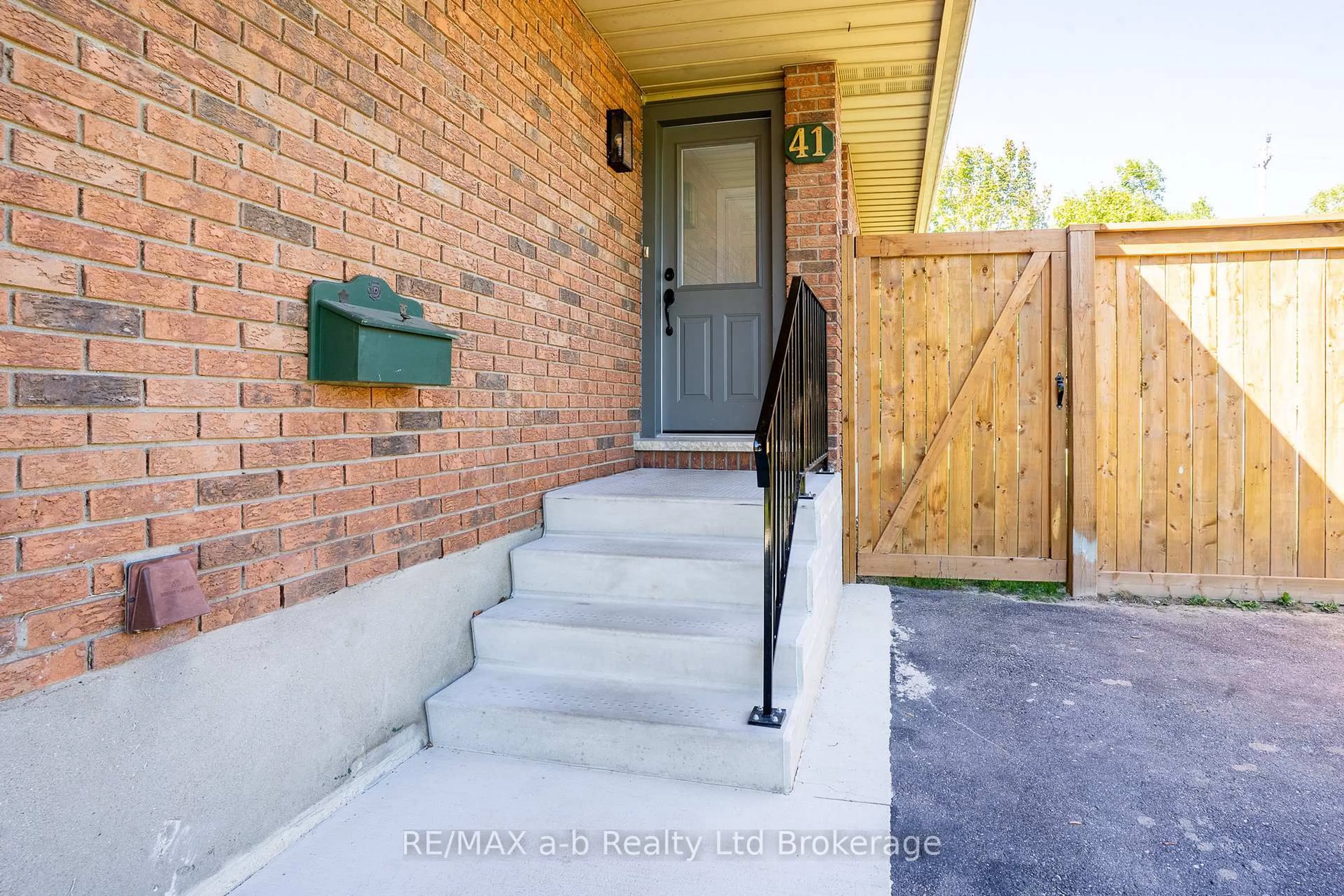 Unknown for 41 Trottier Dr, Tillsonburg Ontario N4G 4P7
