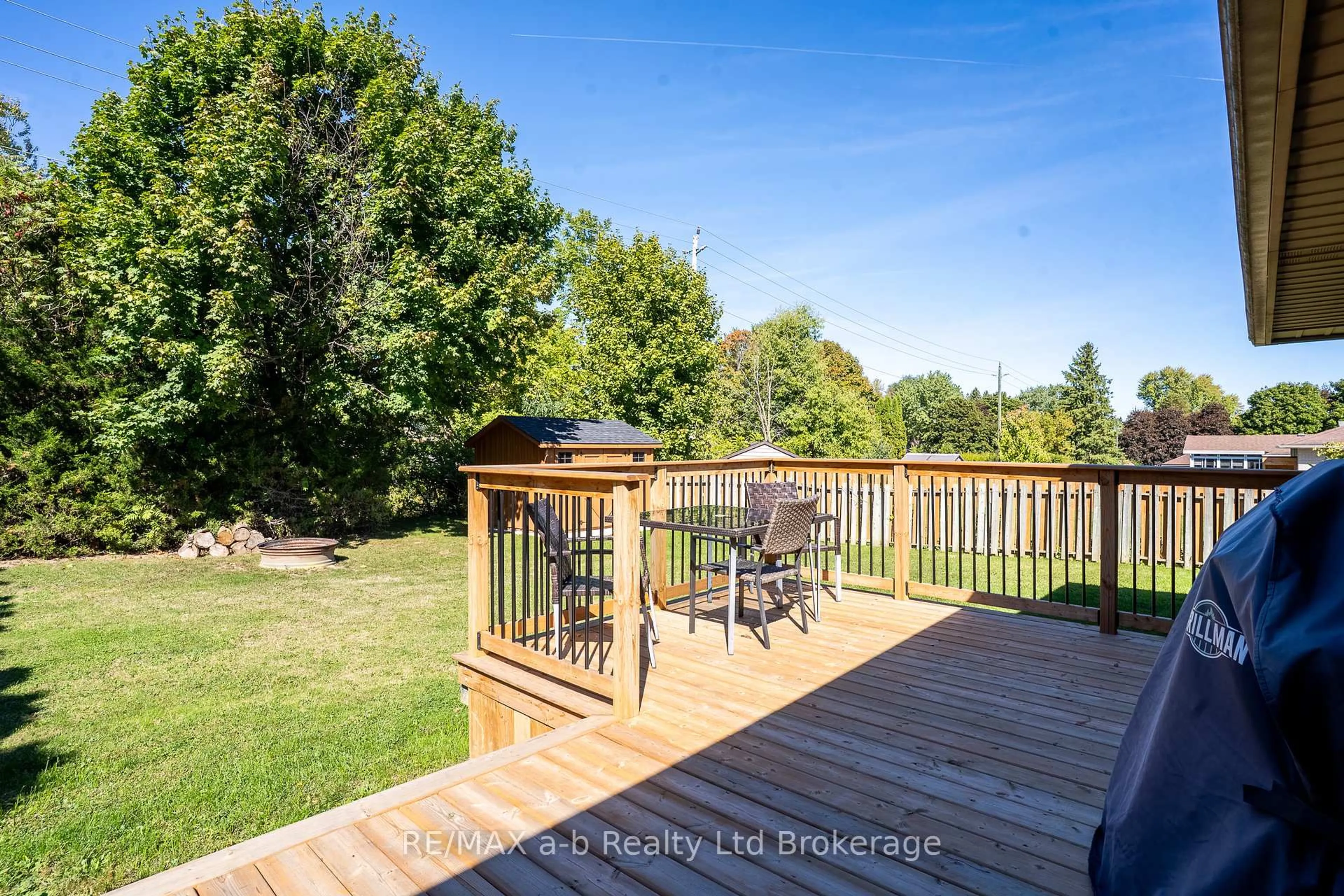 Patio, water/lake/river/ocean view for 41 Trottier Dr, Tillsonburg Ontario N4G 4P7