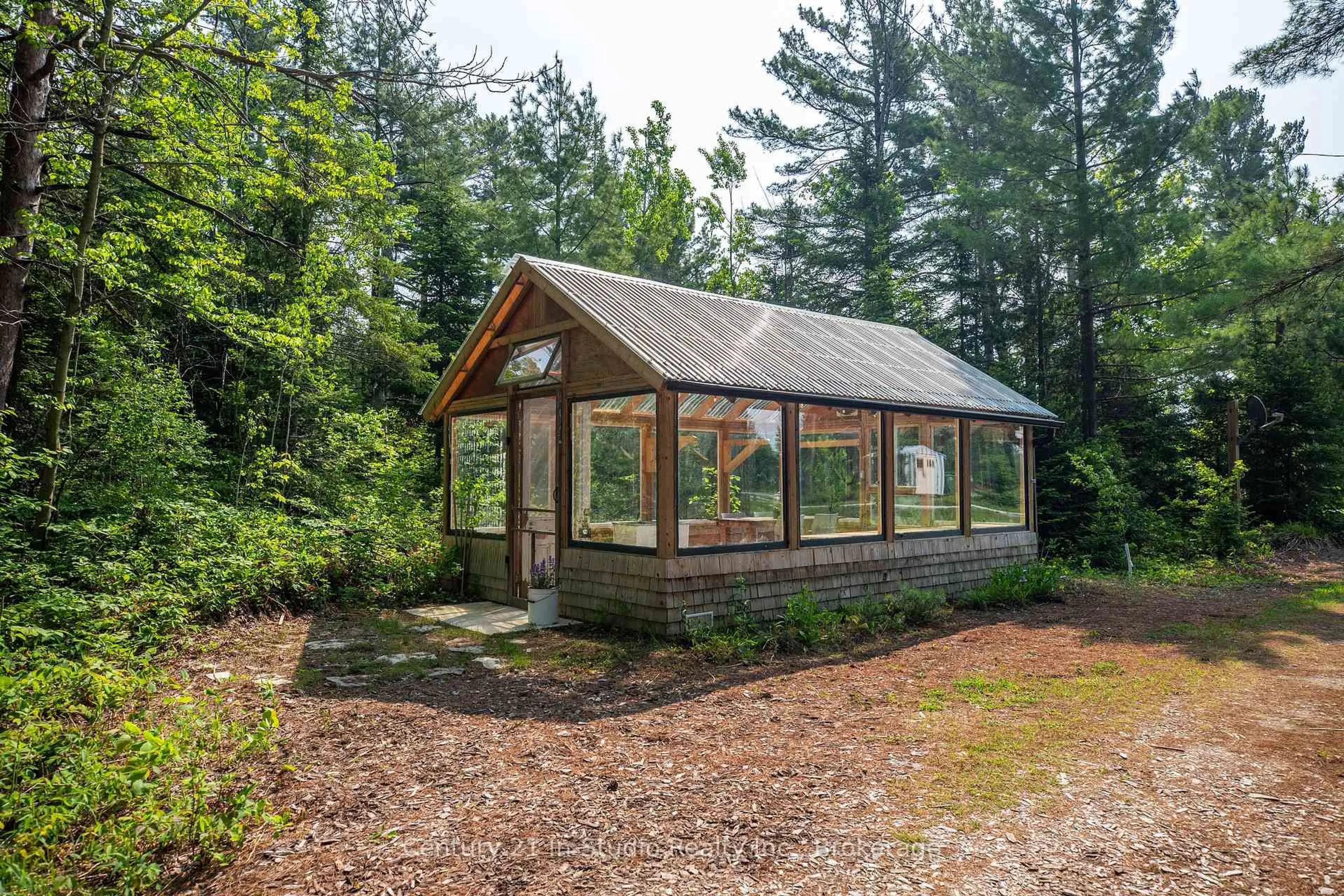 Shed for 204 Ogimah Rd, Native Leased Lands Ontario N0H 2T0