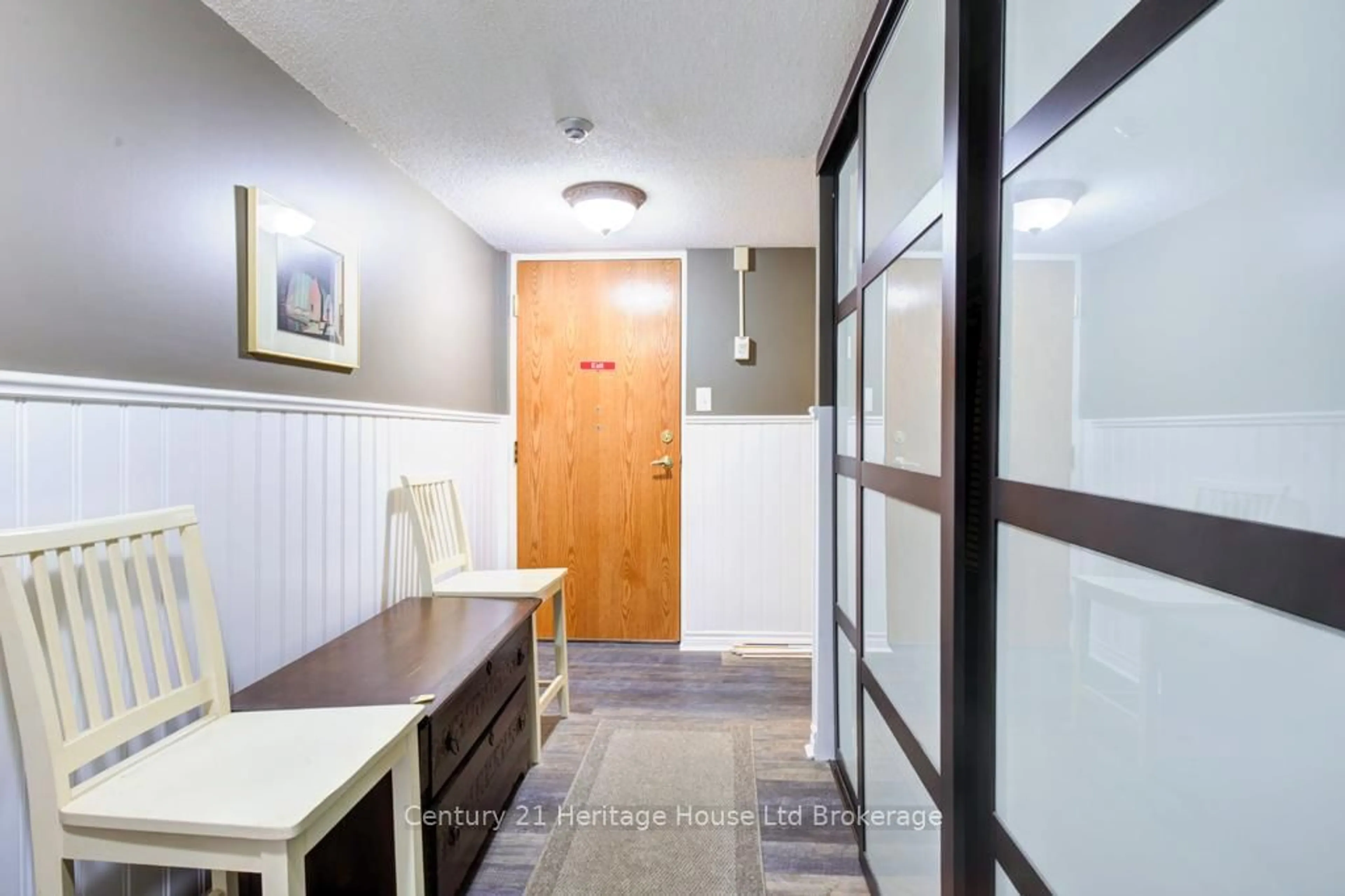 Indoor entryway for 163 Ferguson Dr #106, Woodstock Ontario N4V 1B1