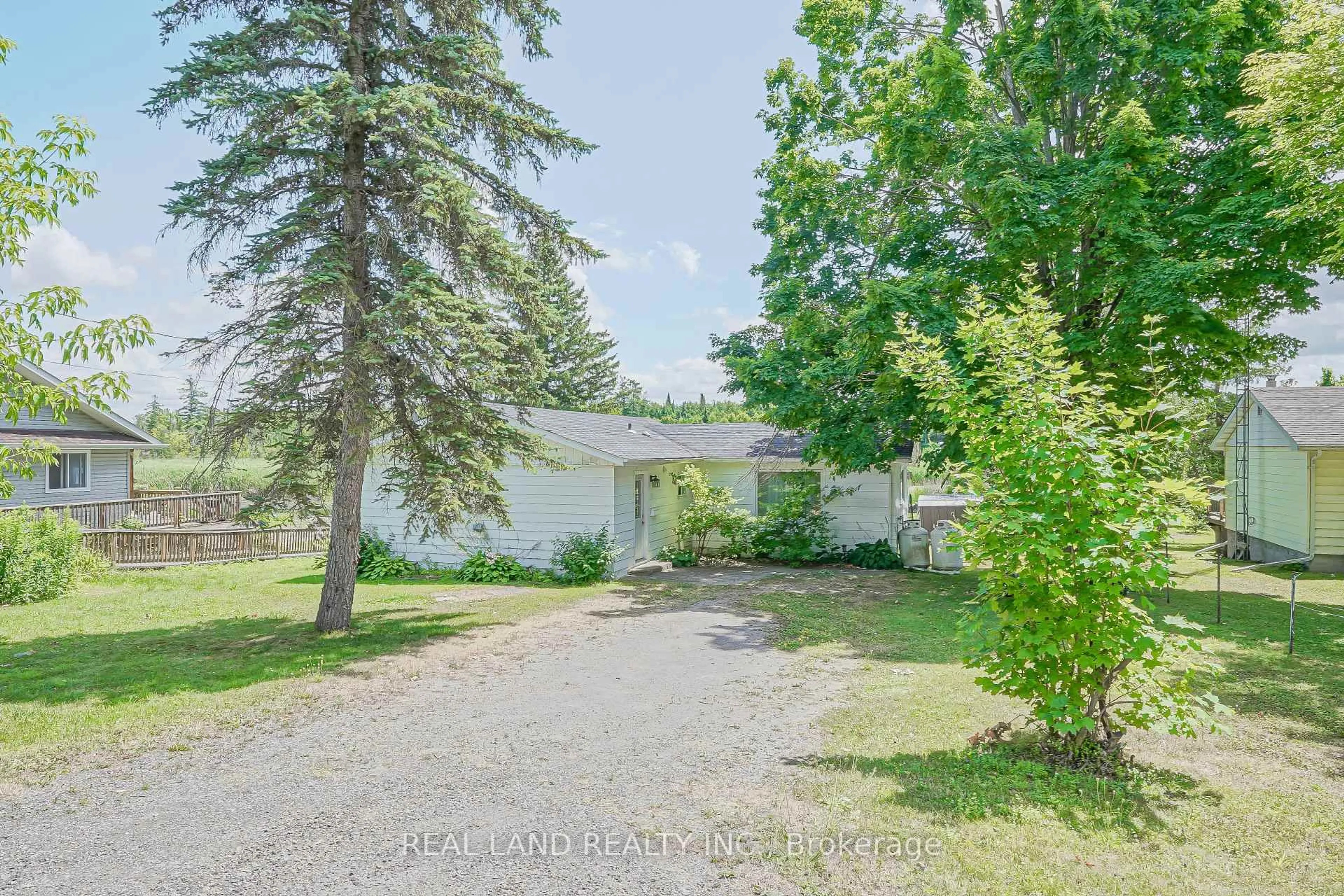 A pic from outside/outdoor area/front of a property/back of a property/a pic from drone, unknown for 21 Marilyn Cres, Kawartha Lakes Ontario K0L 1T0