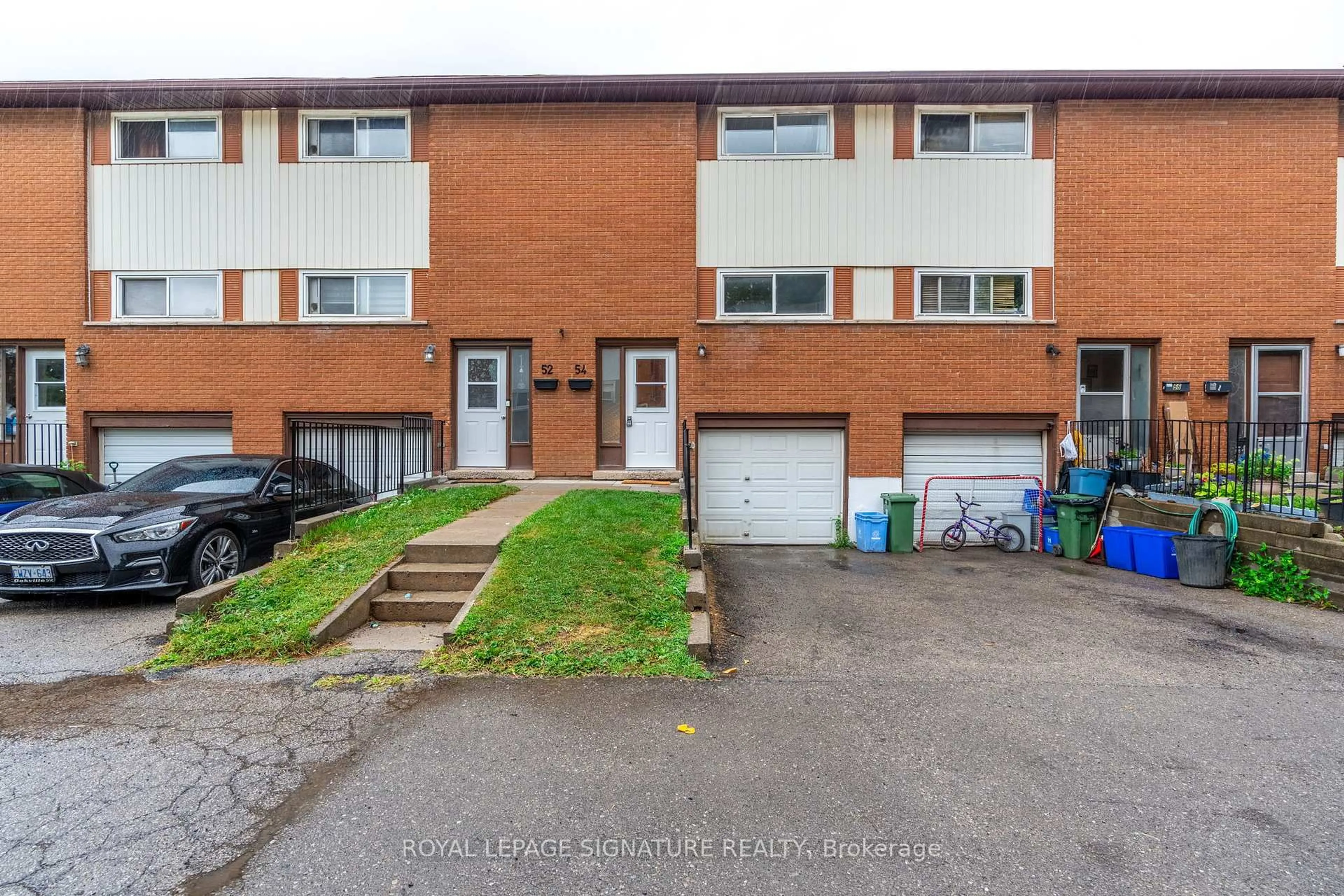 A pic from outside/outdoor area/front of a property/back of a property/a pic from drone, street for 54 Woodman Dr, Hamilton Ontario L8H 2M5