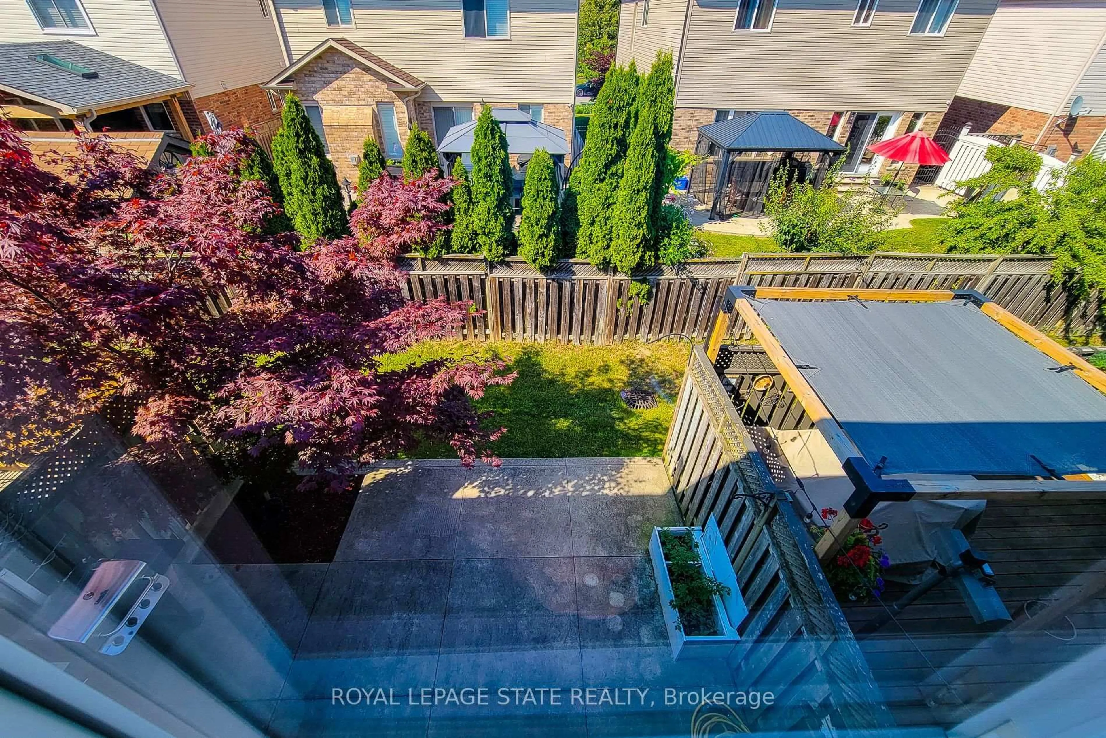A pic from outside/outdoor area/front of a property/back of a property/a pic from drone, city buildings view from balcony for 110 Marina Point Cres, Hamilton Ontario L8E 0E4