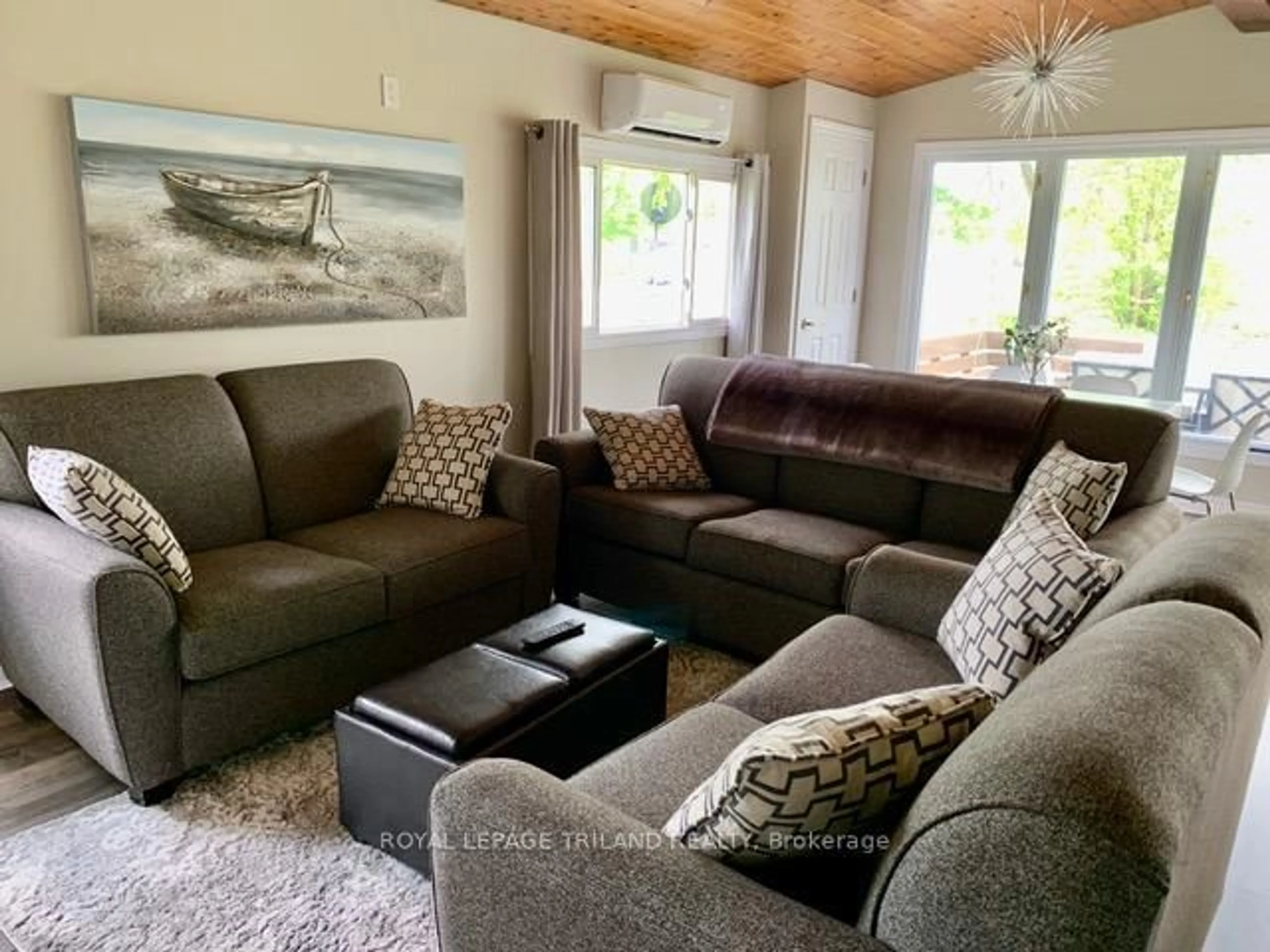 Living room with furniture, unknown for 16 Howey Ave, Norfolk Ontario N0E 1M0