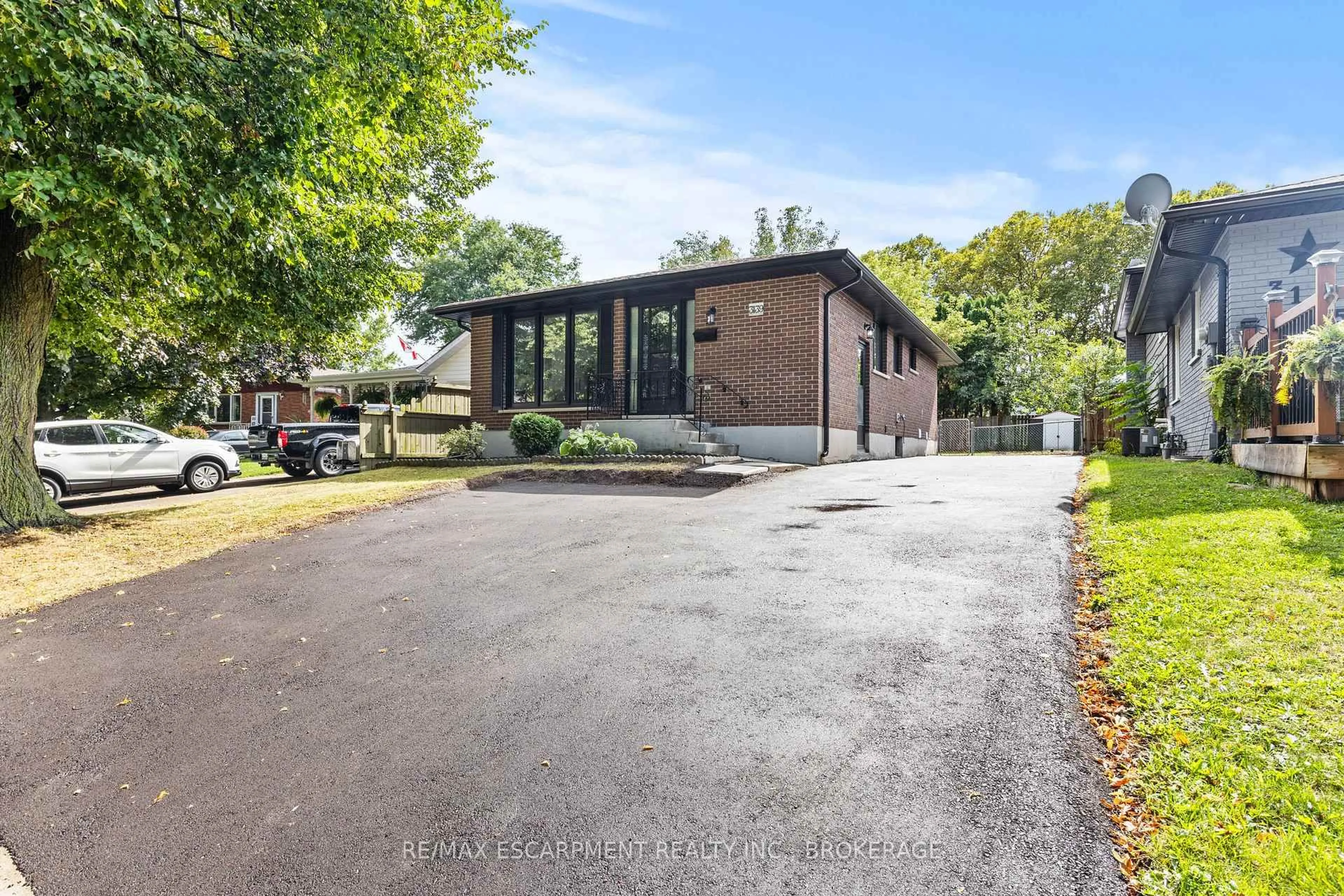 Home with brick exterior material, street for 3139 Secord Pl, Niagara Falls Ontario L2J 3K5