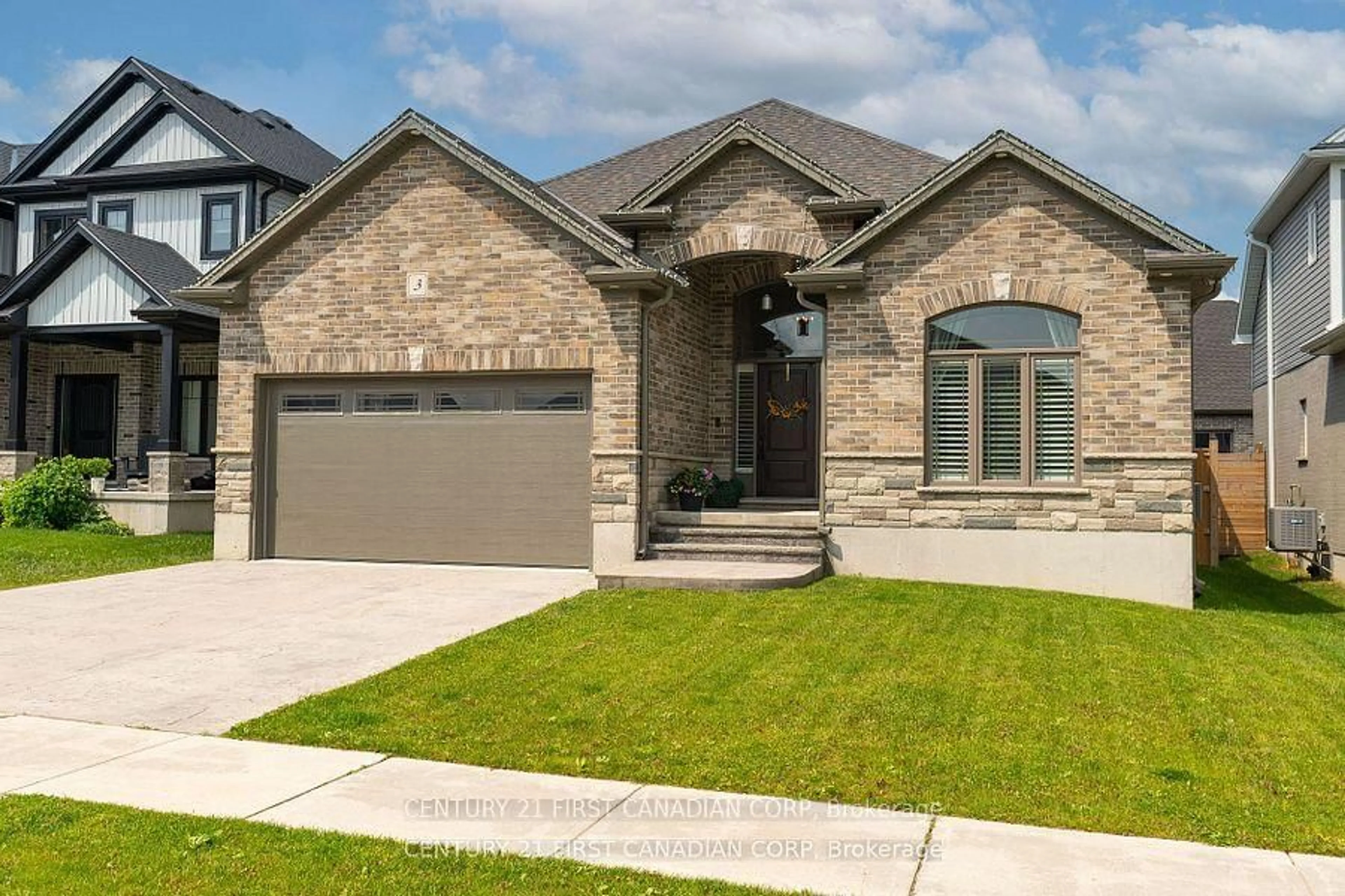 Home with brick exterior material, street for 3 HARDY Crt, Lucan Biddulph Ontario N0M 2J0