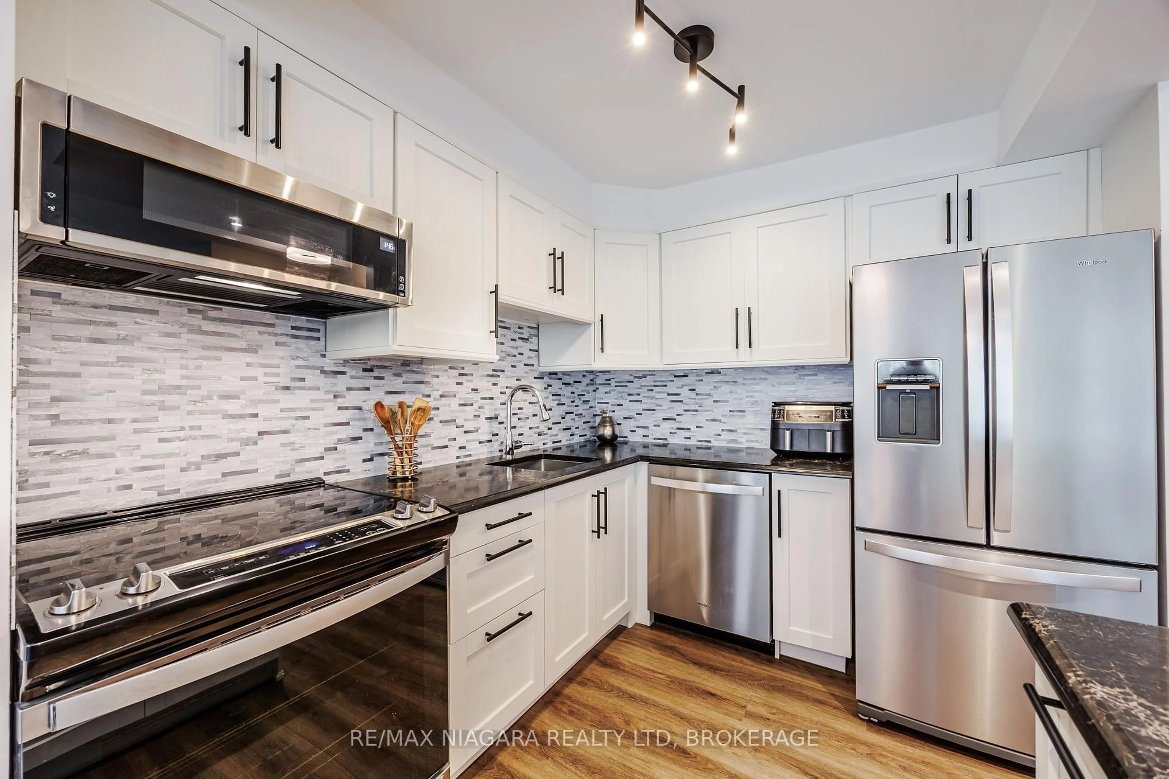 Contemporary kitchen, unknown for 81 Scott St #307, St. Catharines Ontario L2N 7L5