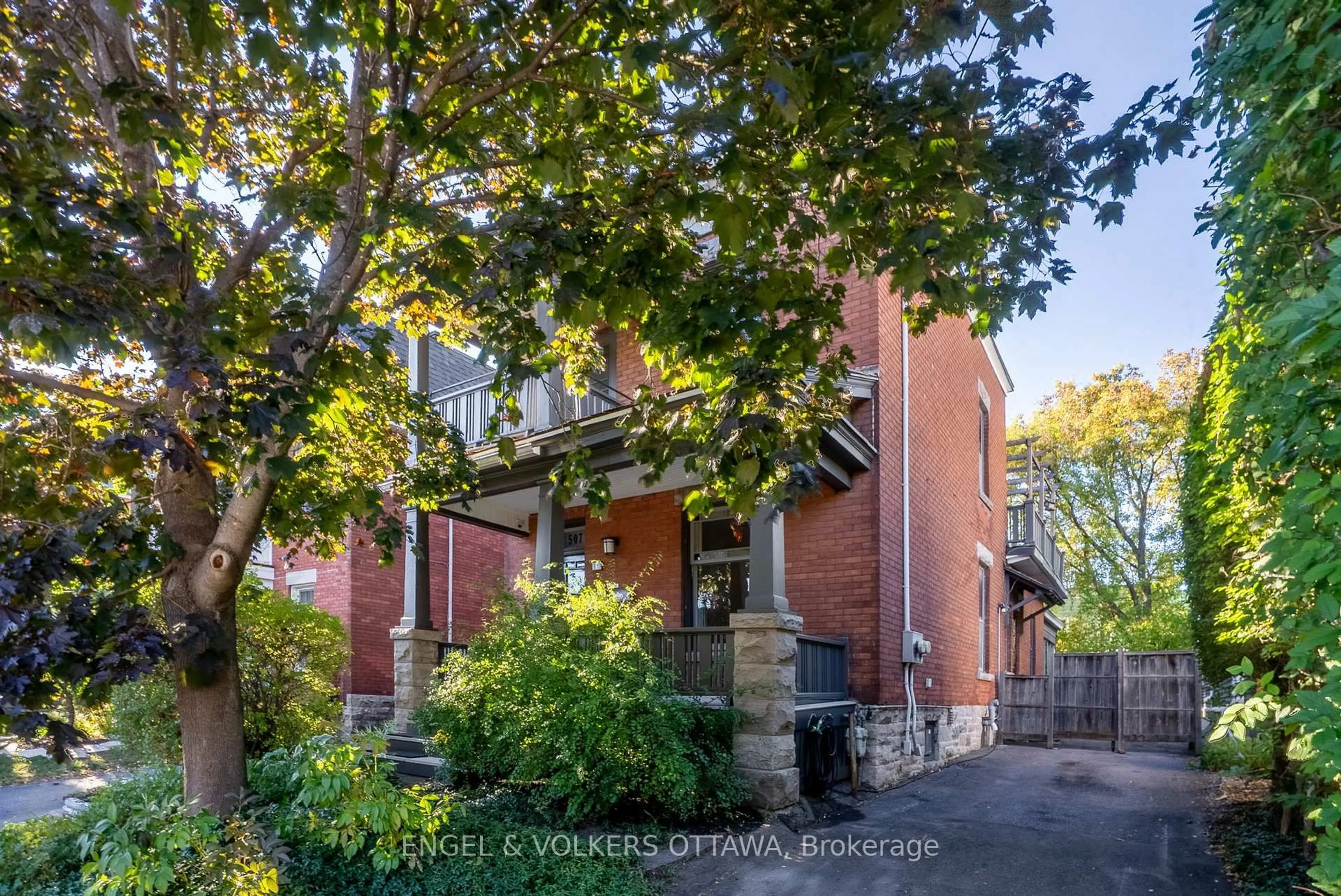 Home with brick exterior material, street for 507 Mcleod St, Ottawa Ontario K1R 5P9