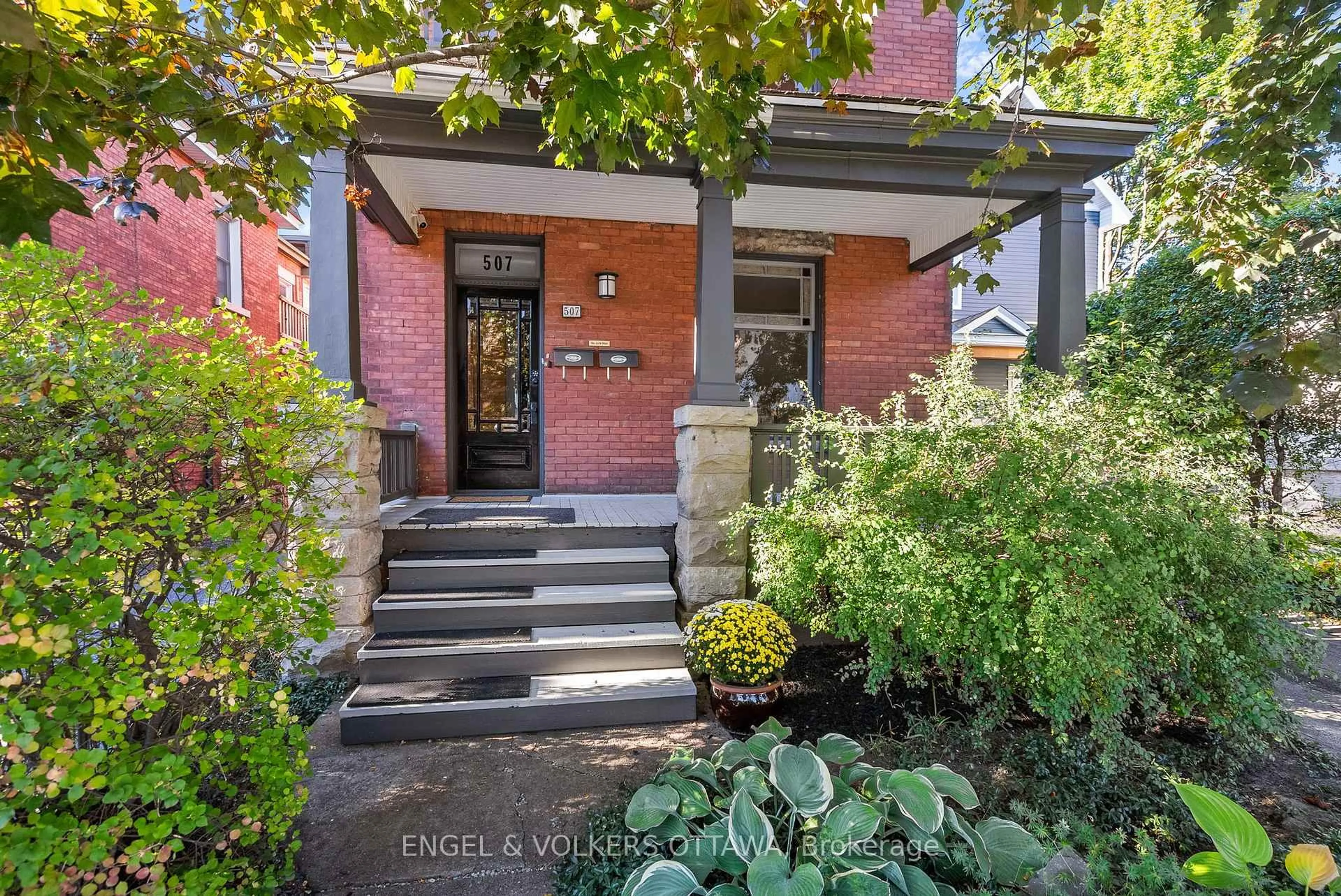 Home with brick exterior material, street for 507 Mcleod St, Ottawa Ontario K1R 5P9