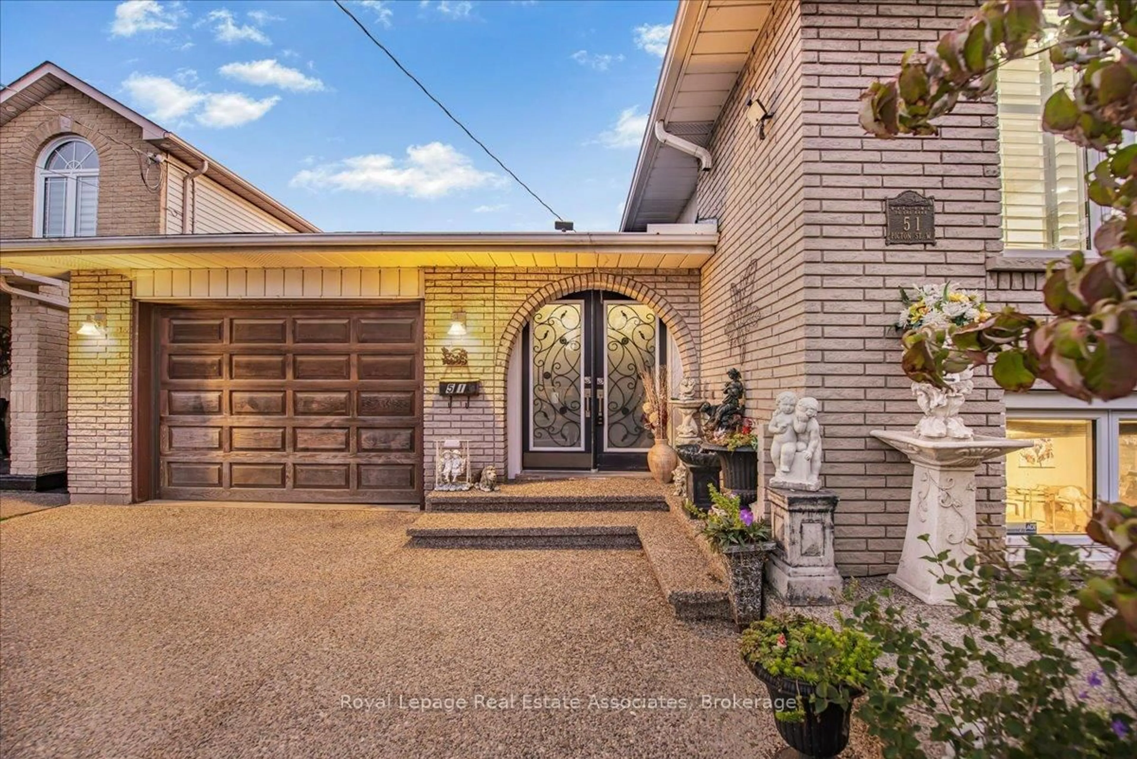 Unknown for 51 Picton St, Hamilton Ontario L8L 1E4