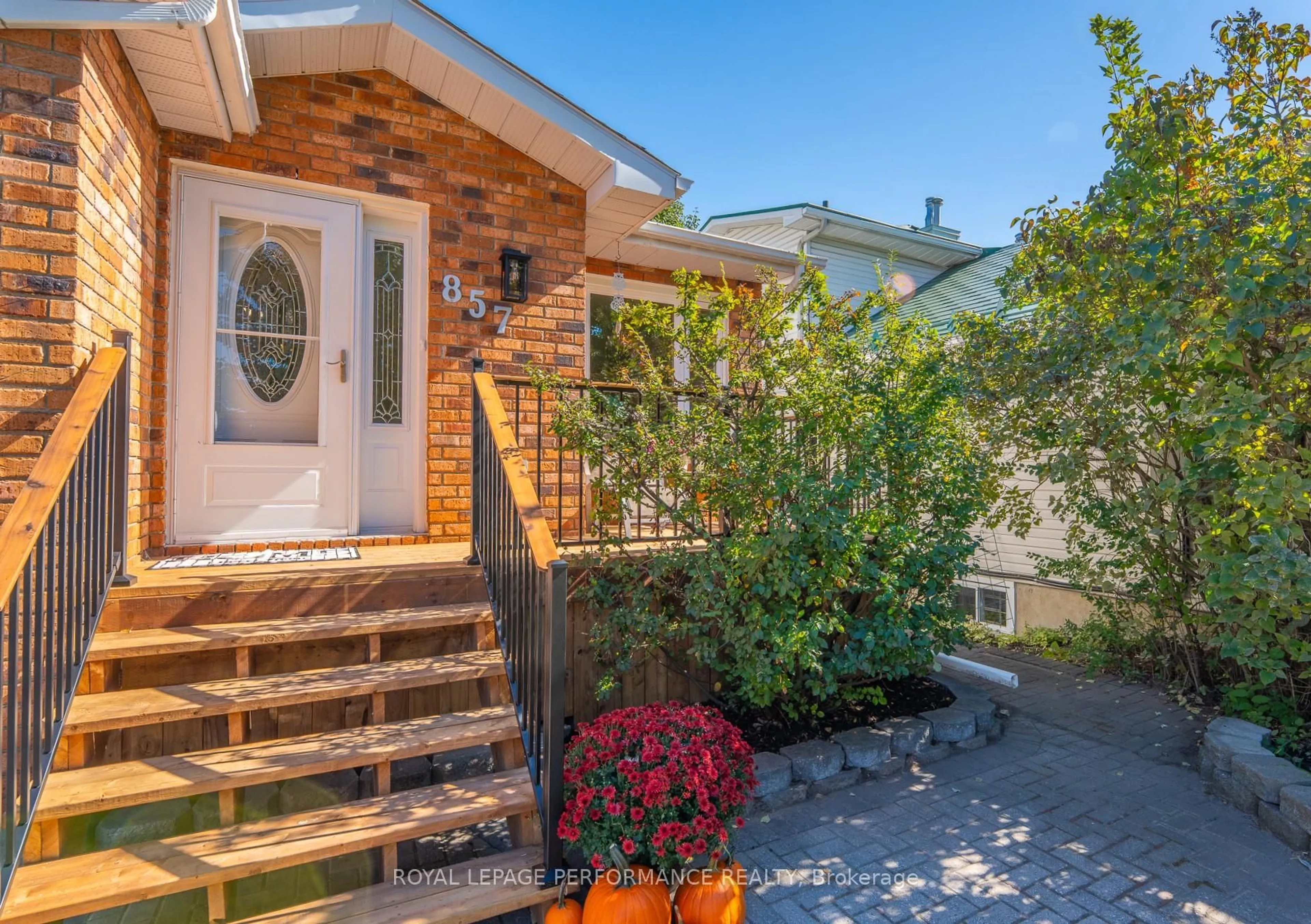Unknown for 857 Rob Roy Ave, Ottawa Ontario K2B 8S6
