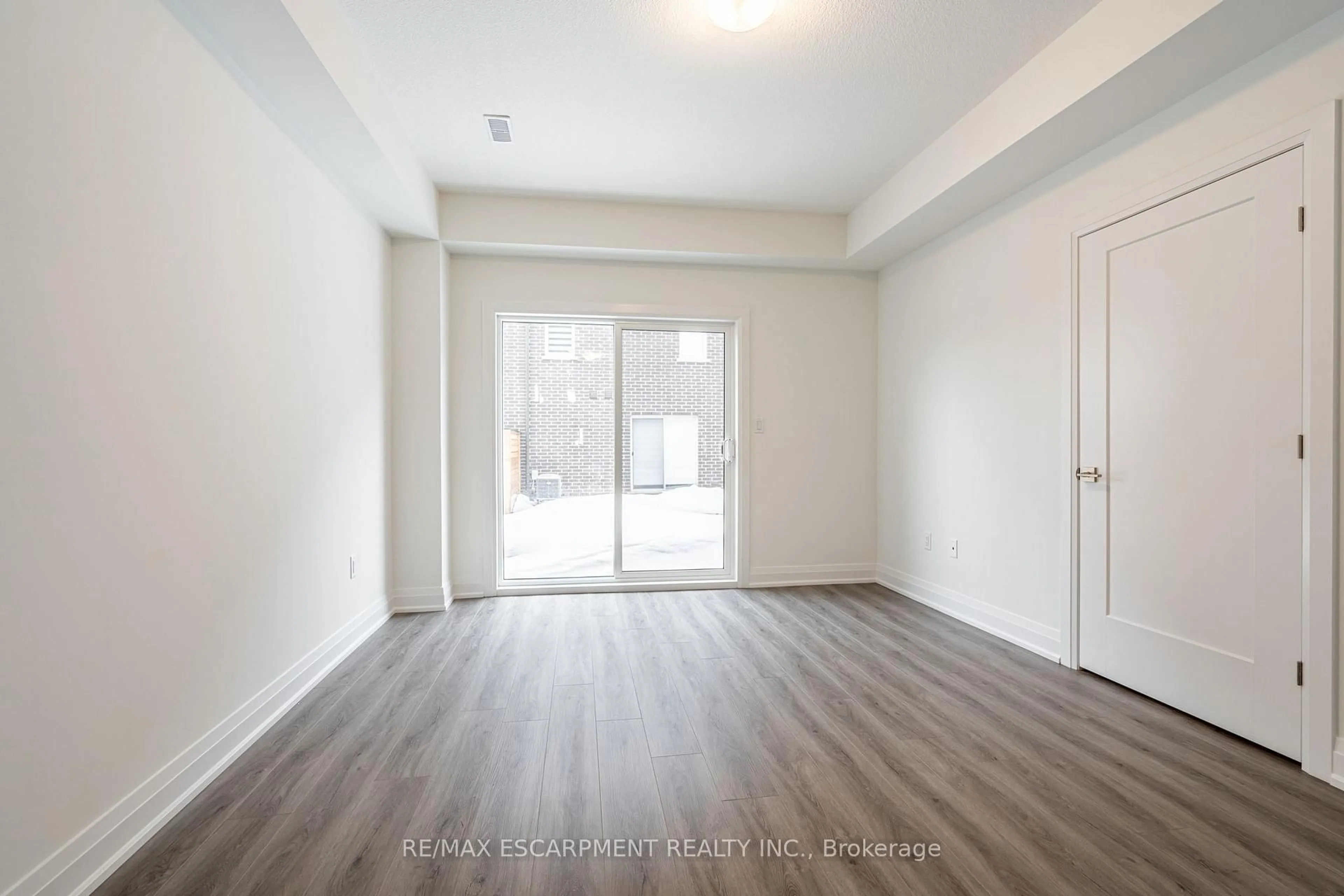 A pic of a room for 16 CLEAR VALLEY Lane, Hamilton Ontario L0R 1W0
