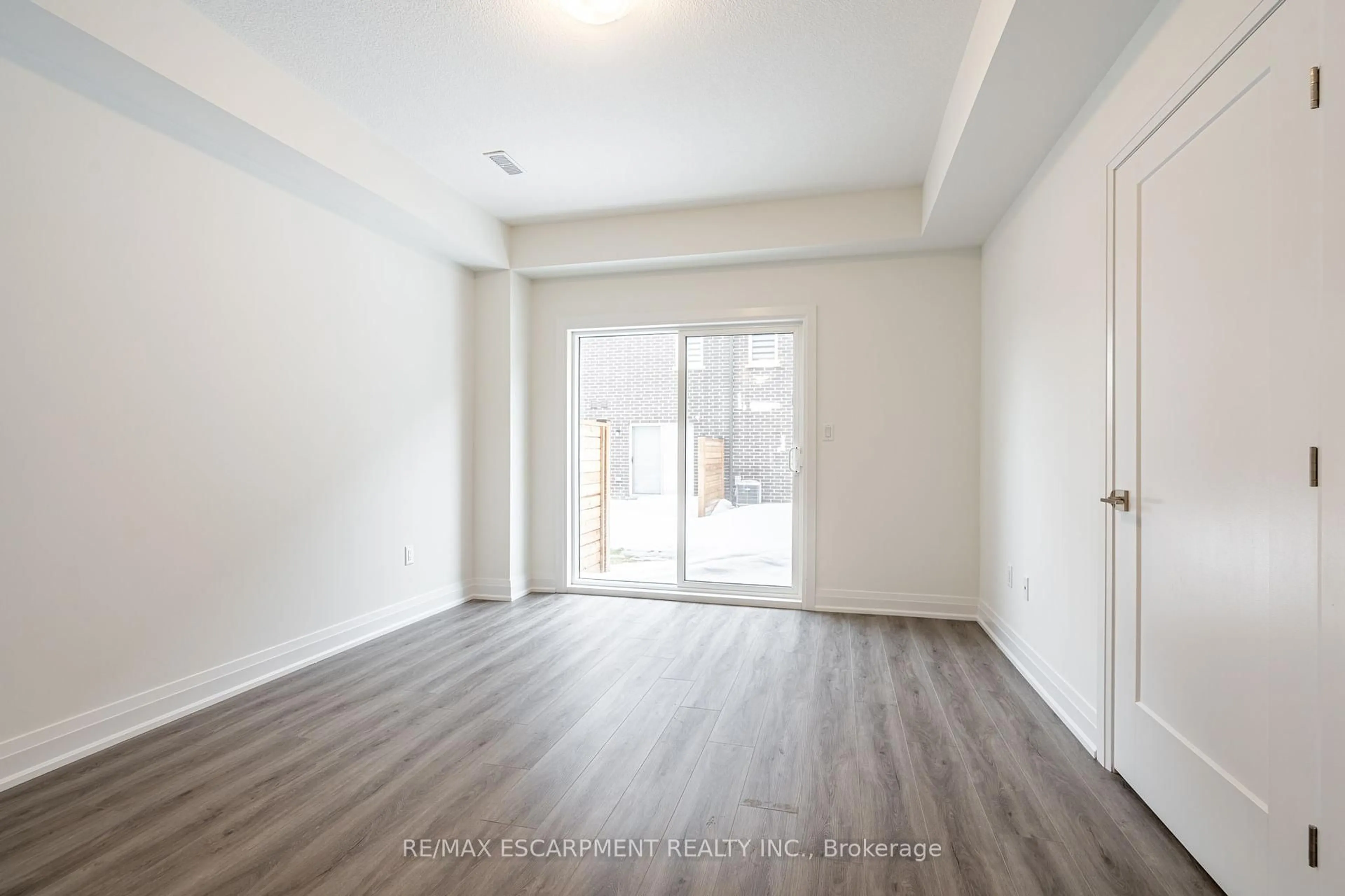 A pic of a room for 16 CLEAR VALLEY Lane, Hamilton Ontario L0R 1W0