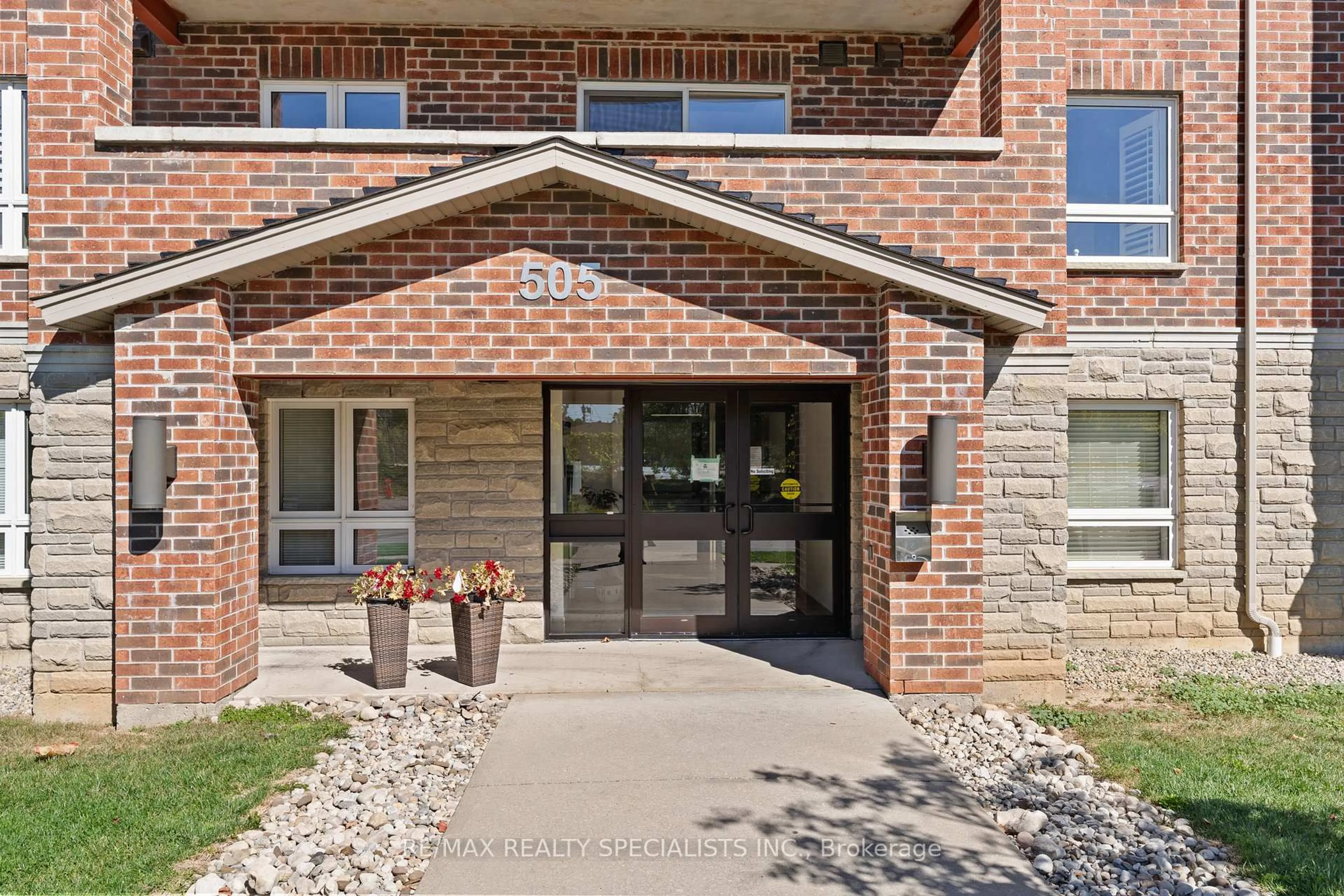 Home with brick exterior material, building for 505 Margaret St #412, Cambridge Ontario N3H 0A6