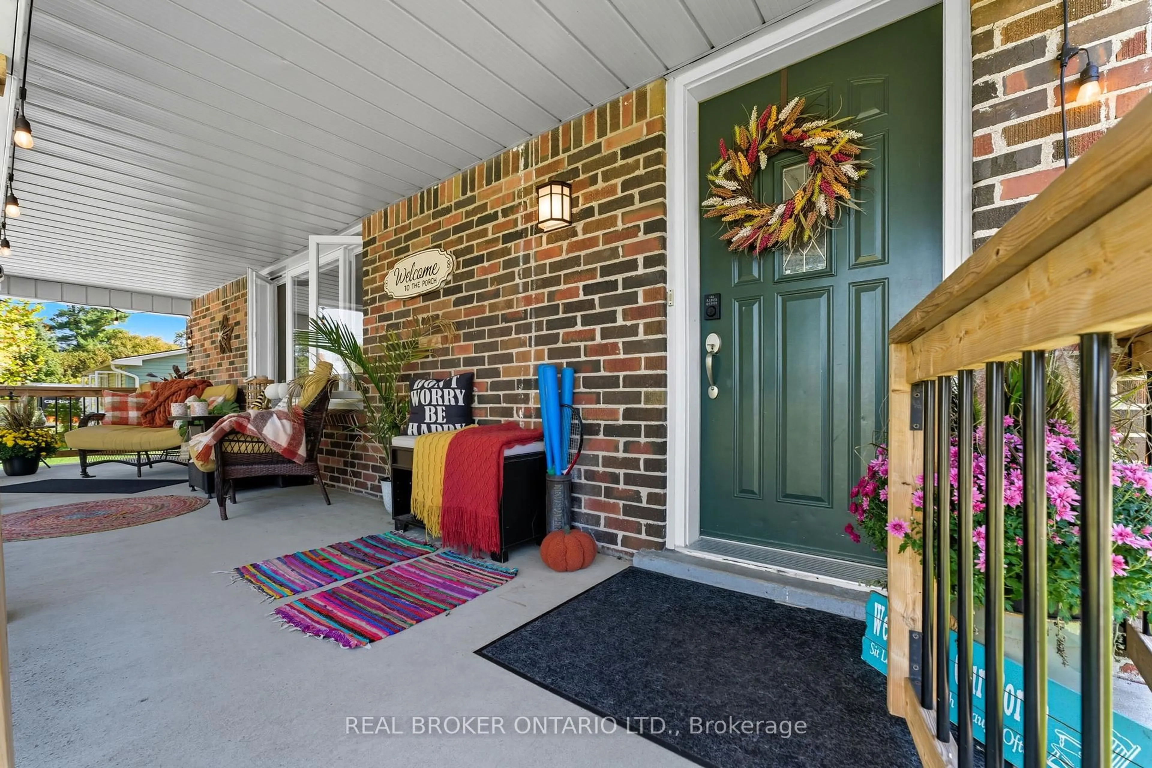 Indoor entryway for 100 La Salette Rd, Norfolk Ontario N0E 1H0