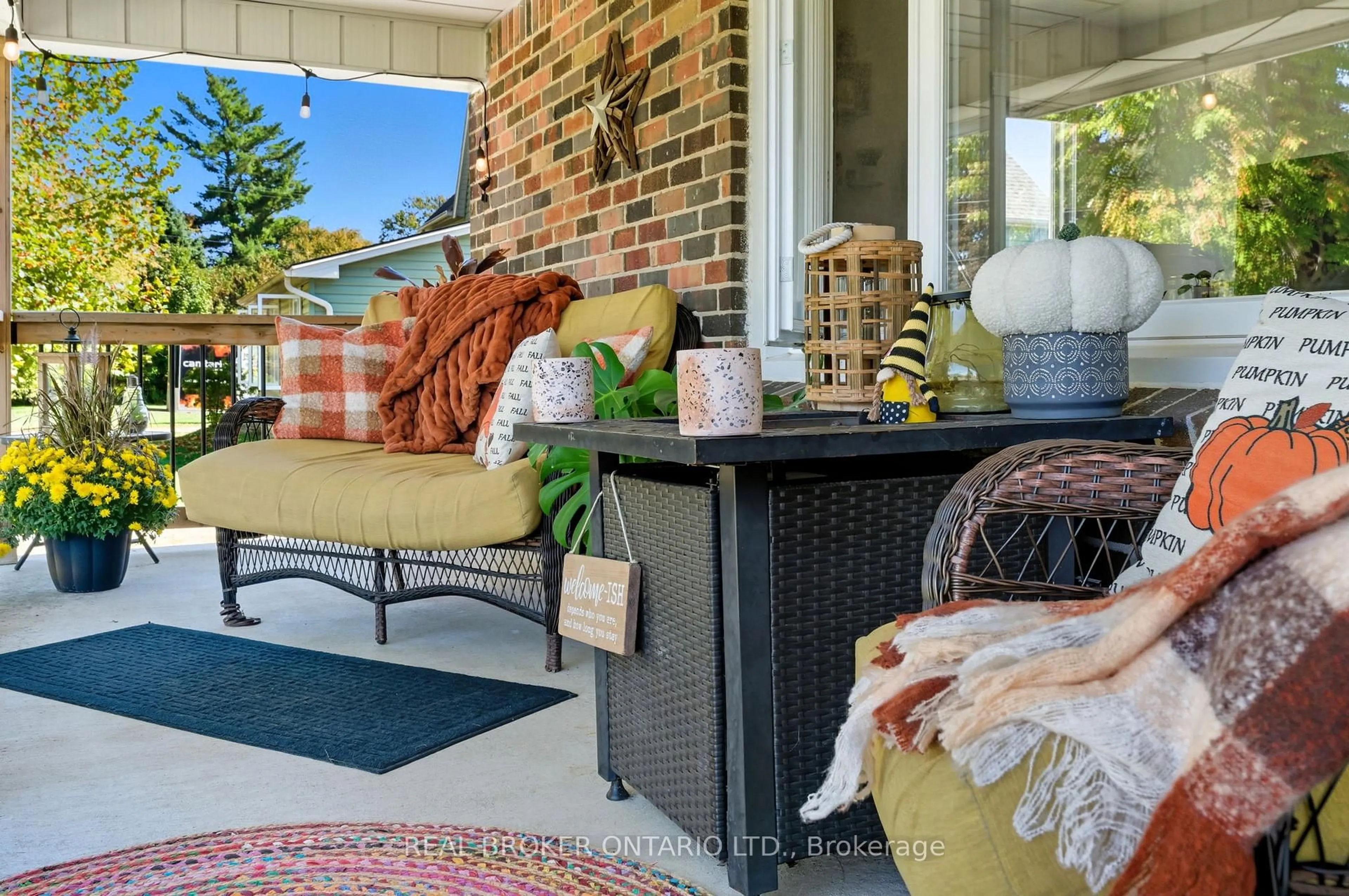 Patio, street for 100 La Salette Rd, Norfolk Ontario N0E 1H0