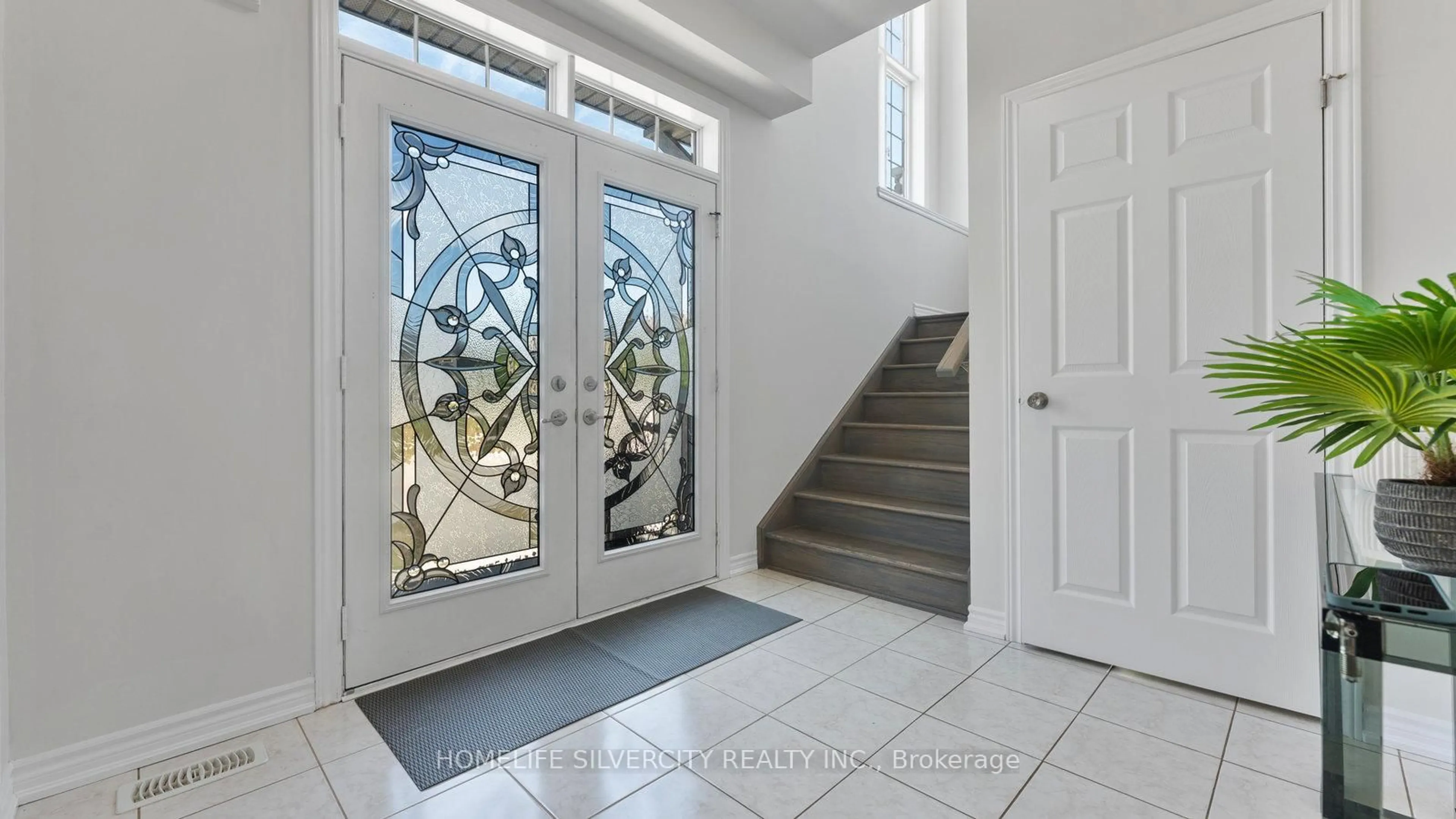 Indoor entryway for 146 Bilanski Farm Rd, Brant Ontario N3S 0J3