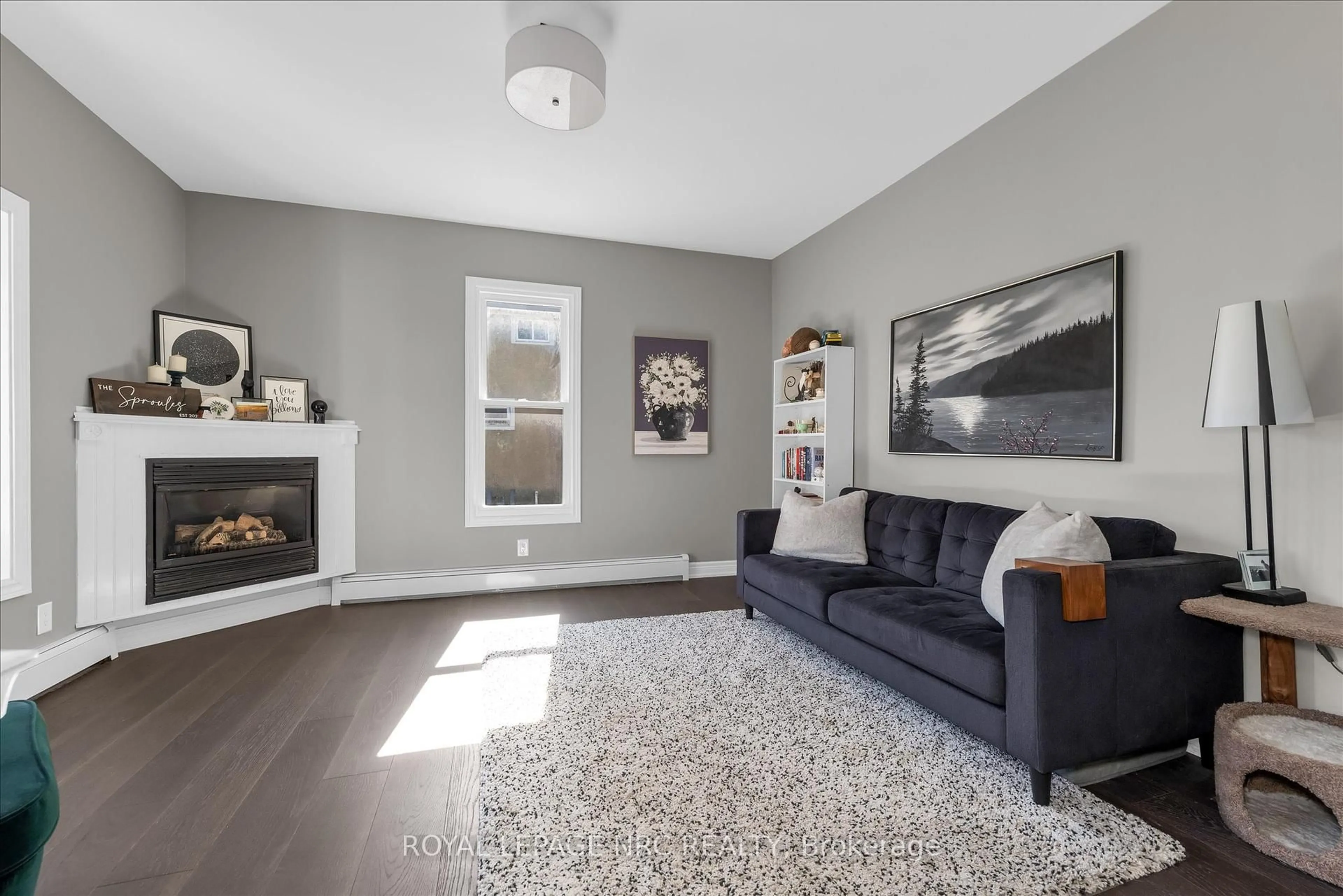 Living room with furniture, unknown for 636 Elm St, Port Colborne Ontario L3K 4P8