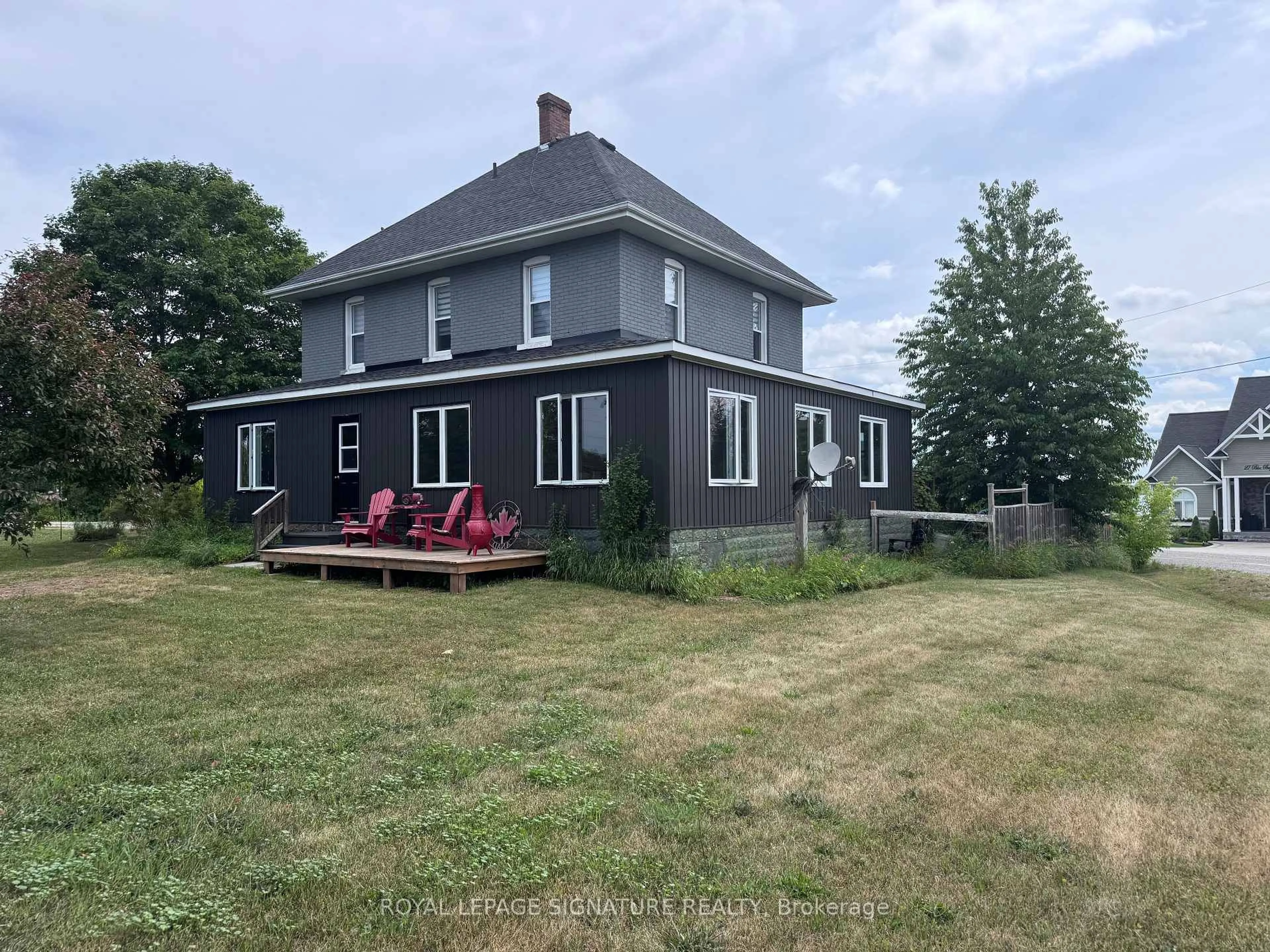A pic from outside/outdoor area/front of a property/back of a property/a pic from drone, building for 31 Blue Bay Lane, Kawartha Lakes Ontario K0M 1N0