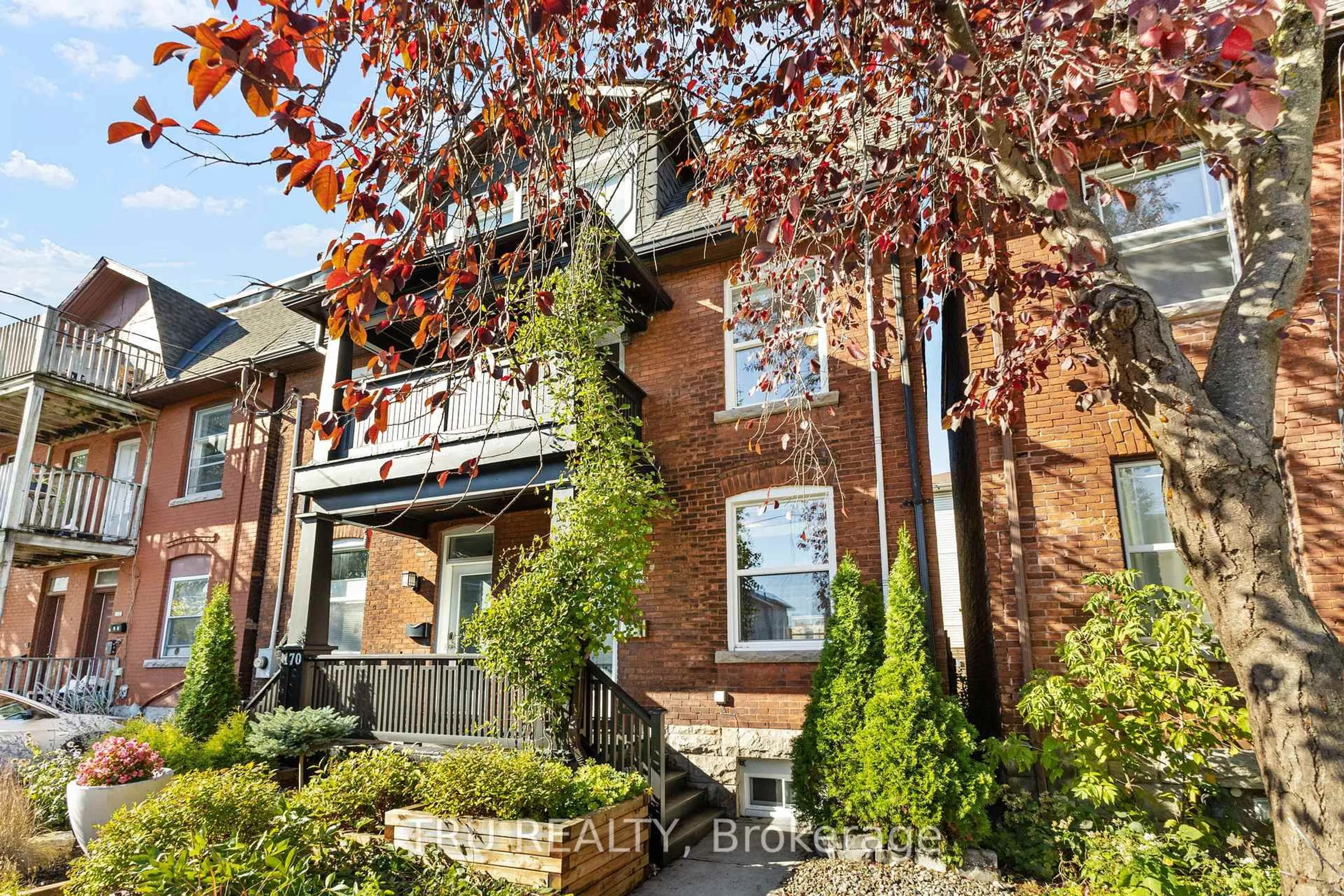 Home with brick exterior material, street for 168 Arthur St, Ottawa Ontario K1R 7C4