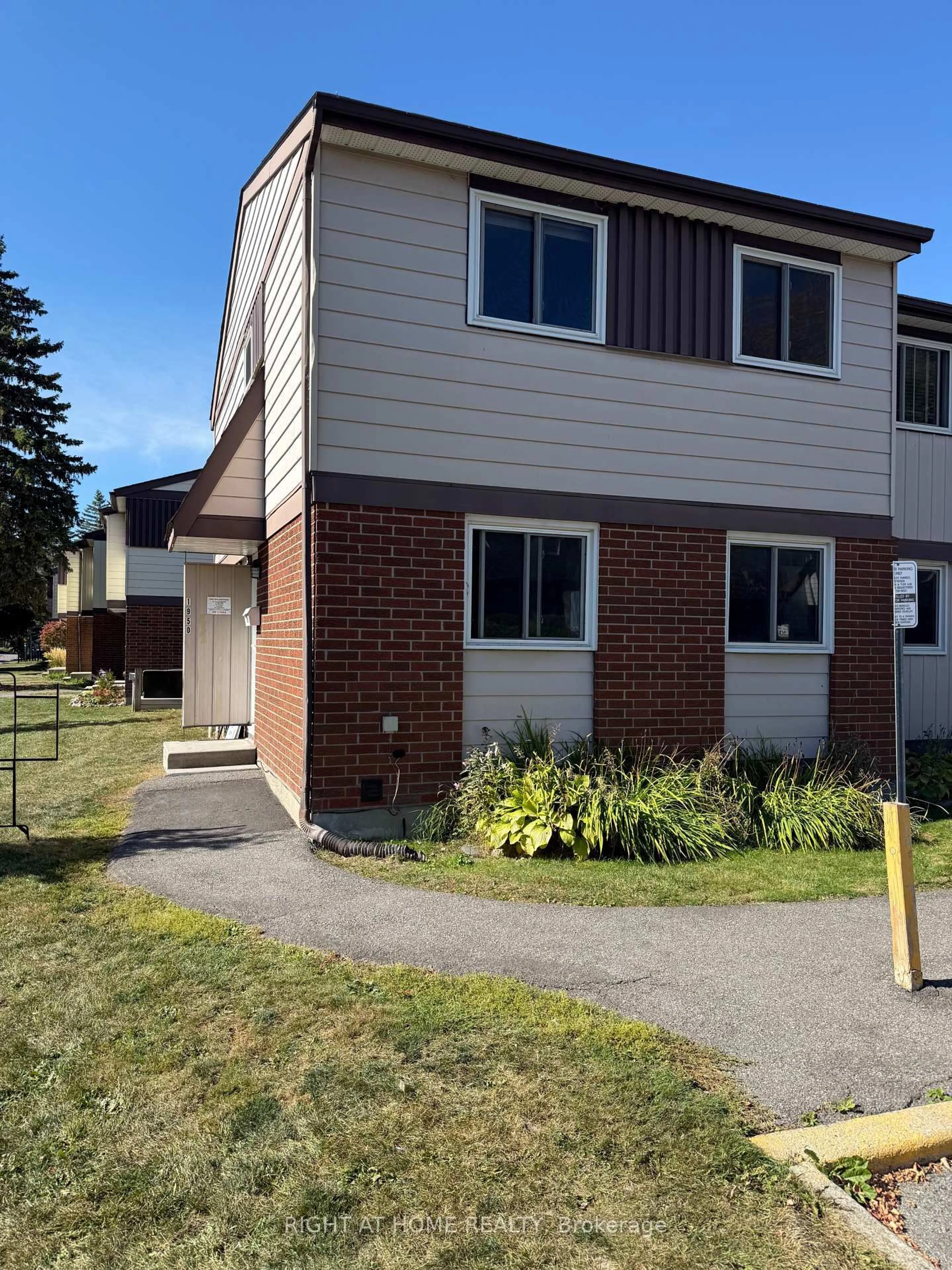 Unknown for 1950 Belmore Lane, Ottawa Ontario K1B 4Z8