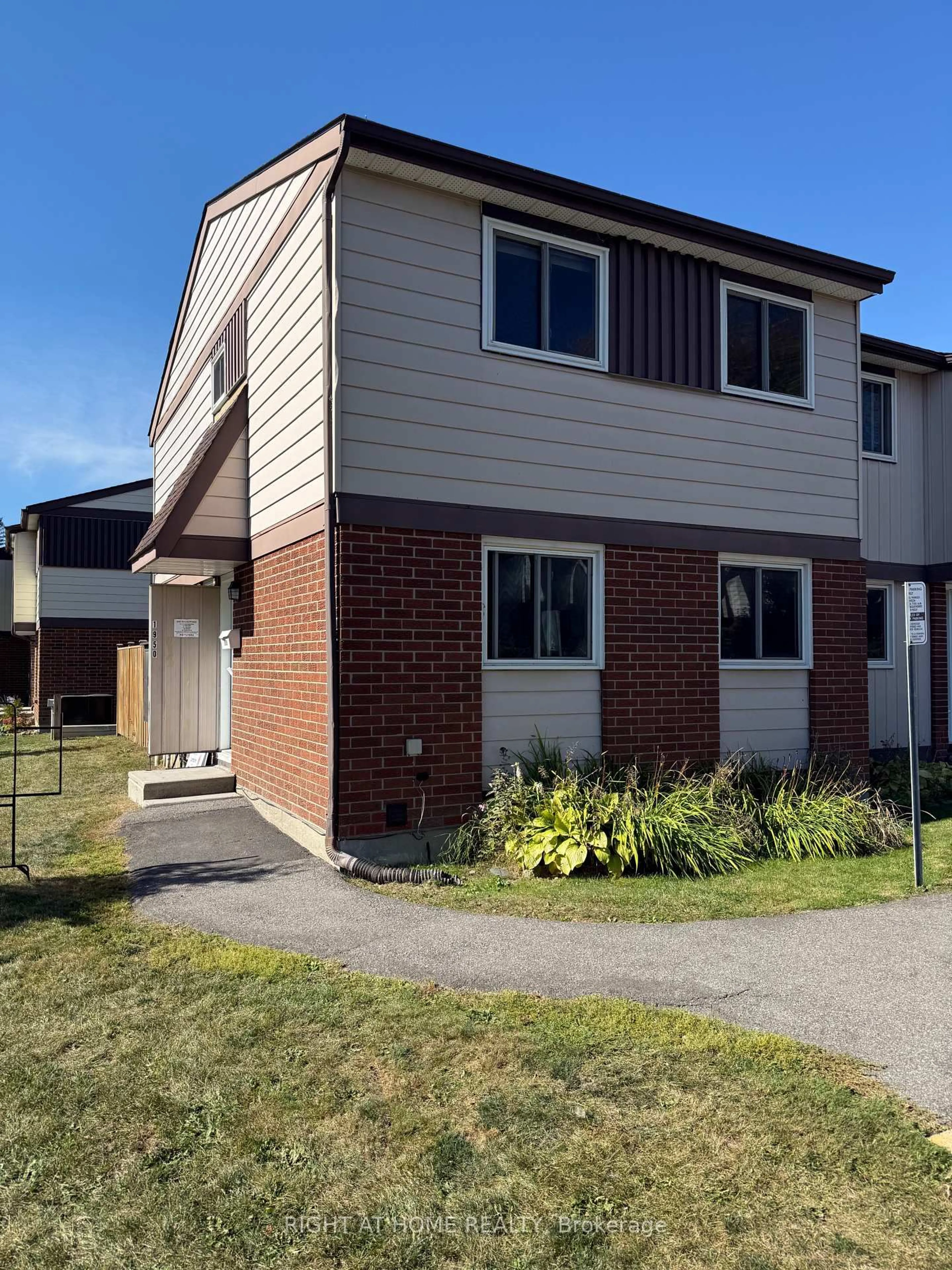 Unknown for 1950 Belmore Lane, Ottawa Ontario K1B 4Z8