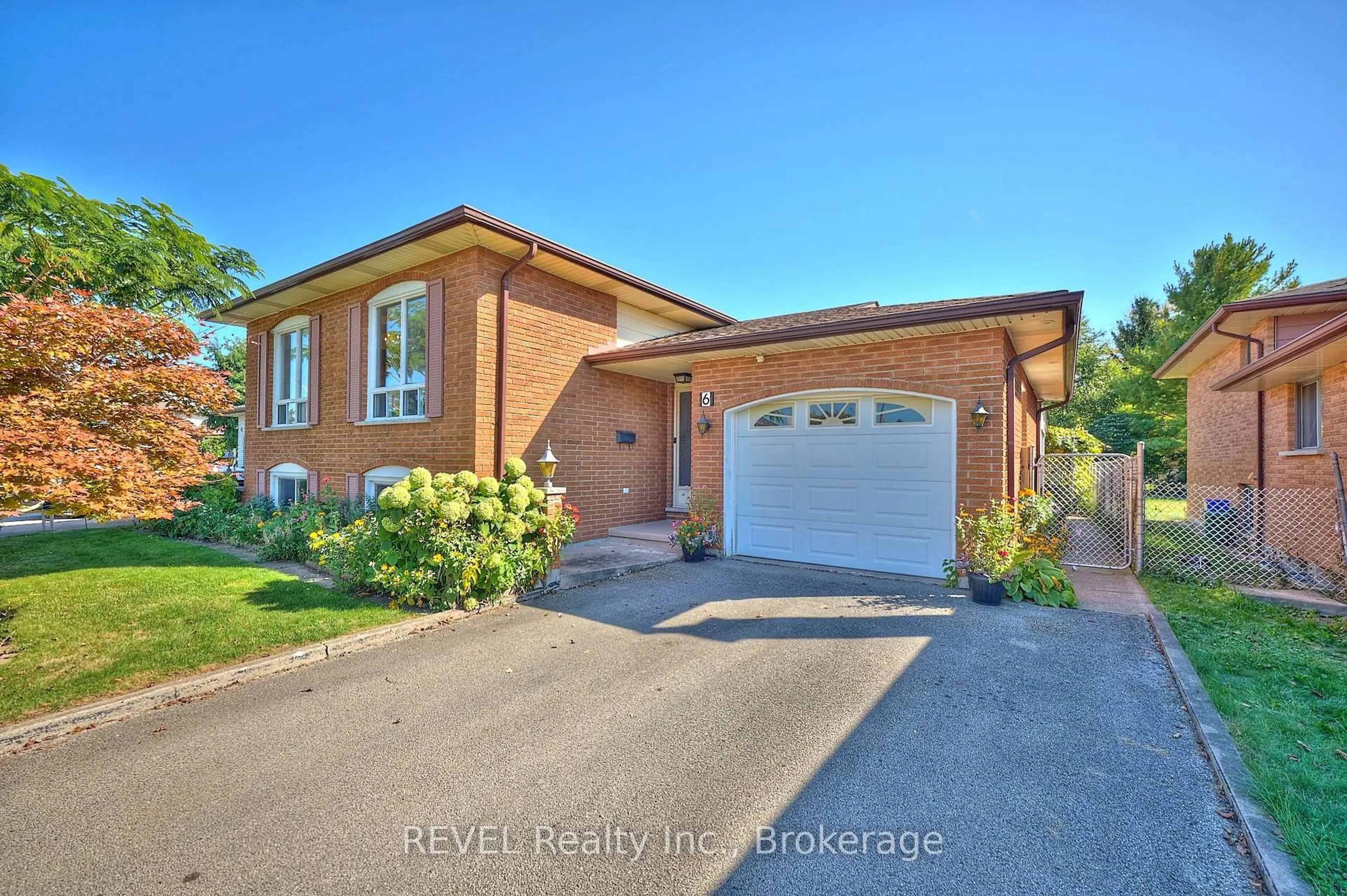Home with brick exterior material, street for 6 Charleen Circ, St. Catharines Ontario L2M 7G6