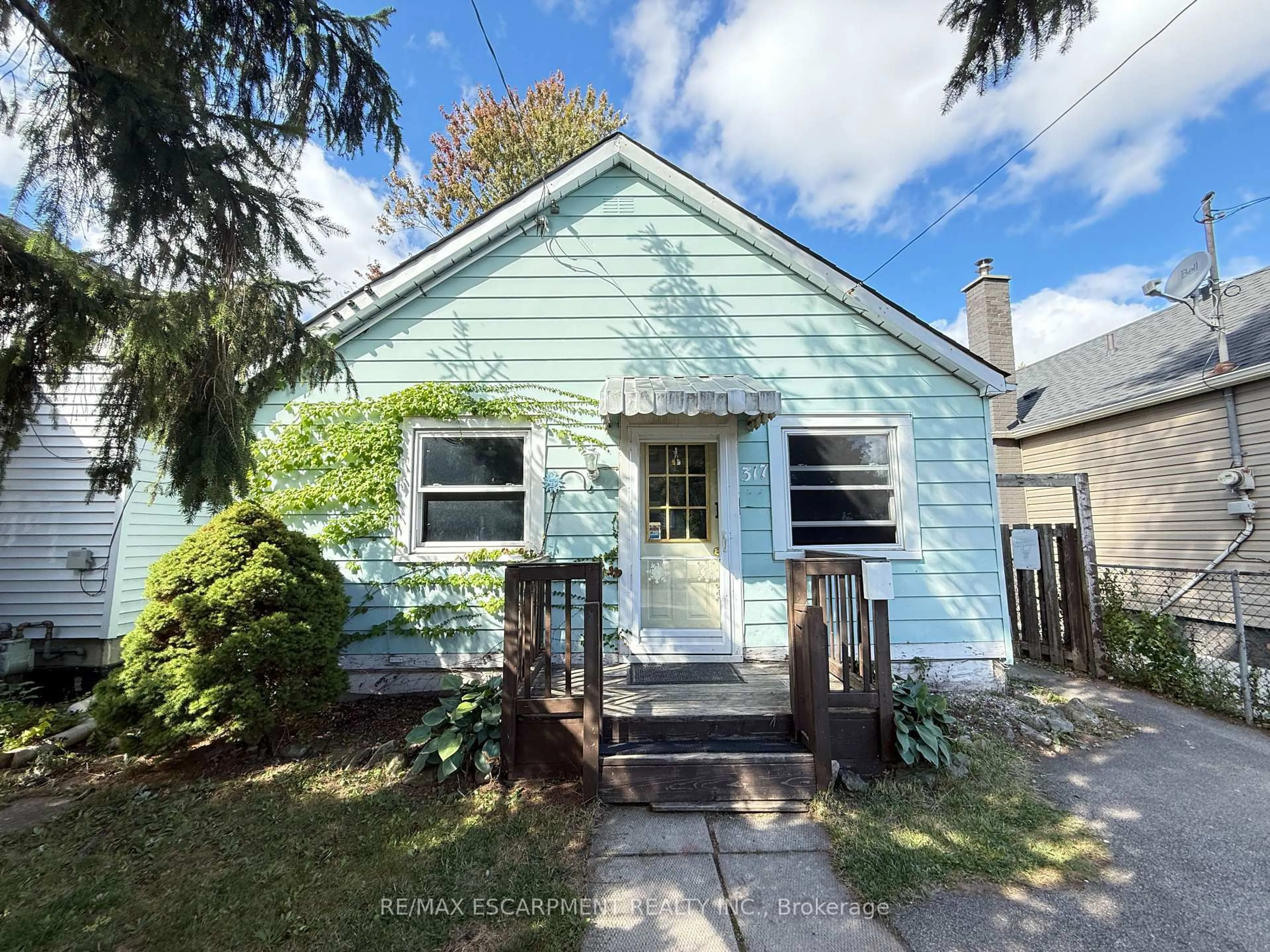 Shed for 317 Brunswick St, Hamilton Ontario L8H 6R8