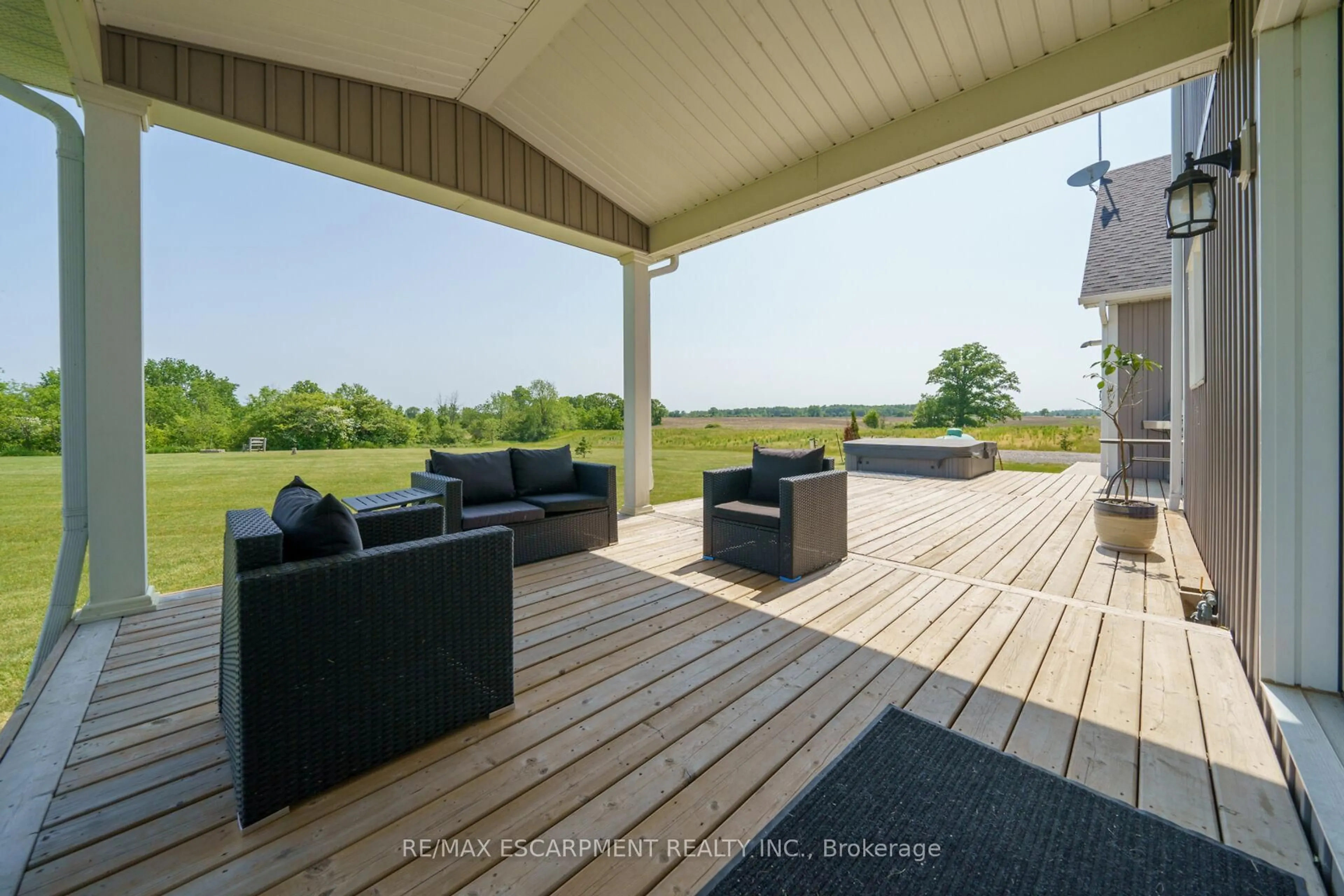 Patio, water/lake/river/ocean view for 75091 #45 Regional Rd, Wainfleet Ontario L0R 2J0