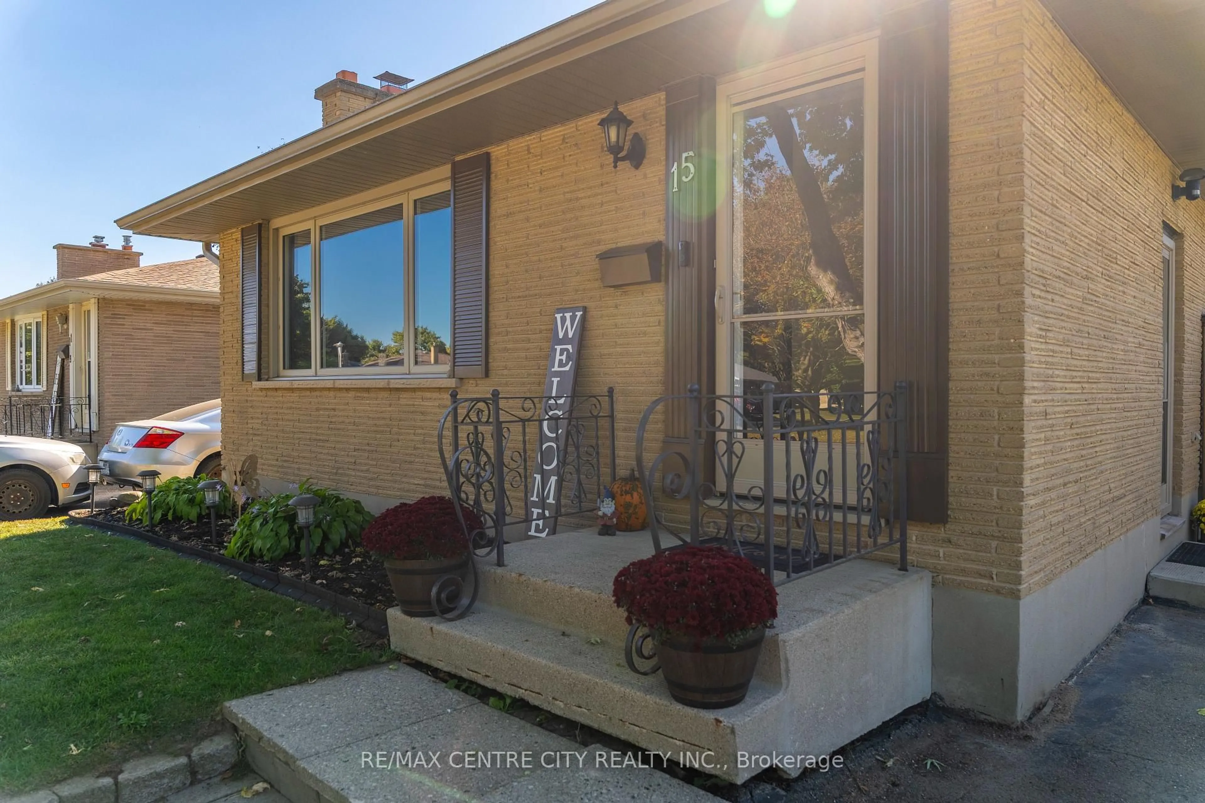 Unknown for 15 Frobisher Cres, London East Ontario N5V 1G7