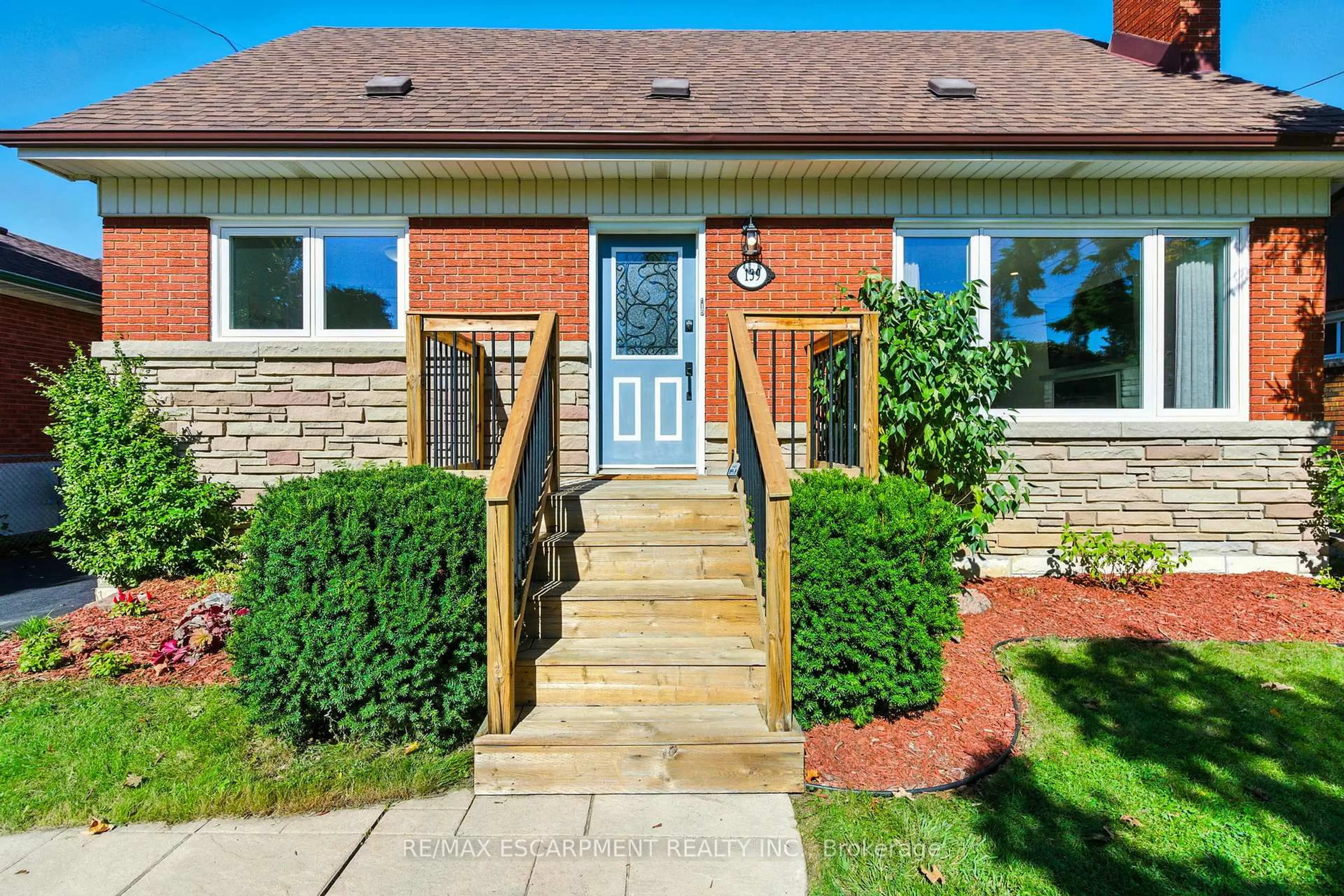 Home with brick exterior material, street for 139 TOBY Cres, Hamilton Ontario L8T 2N9