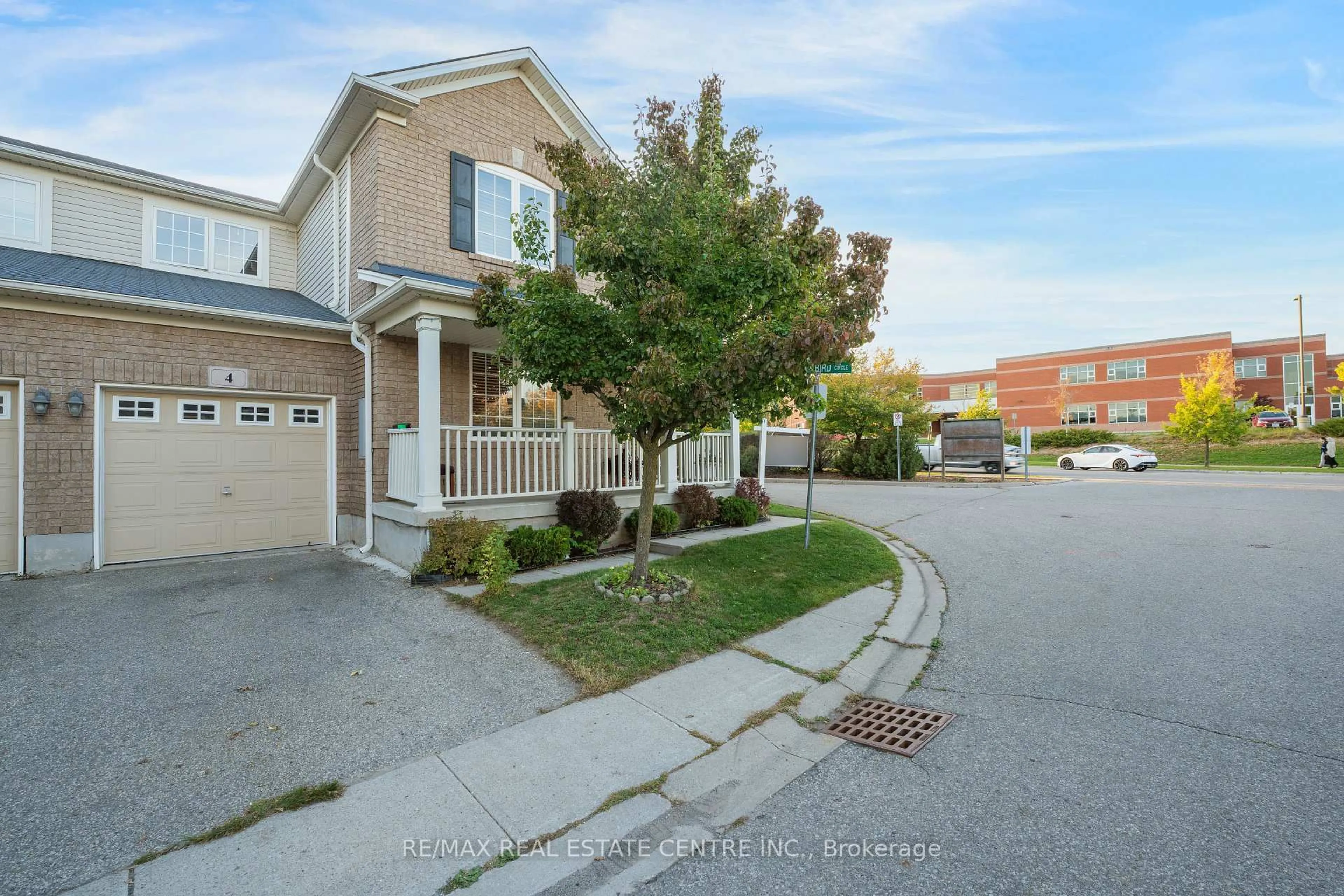 A pic from outside/outdoor area/front of a property/back of a property/a pic from drone, street for 4 Owl St, Cambridge Ontario N3C 0A9