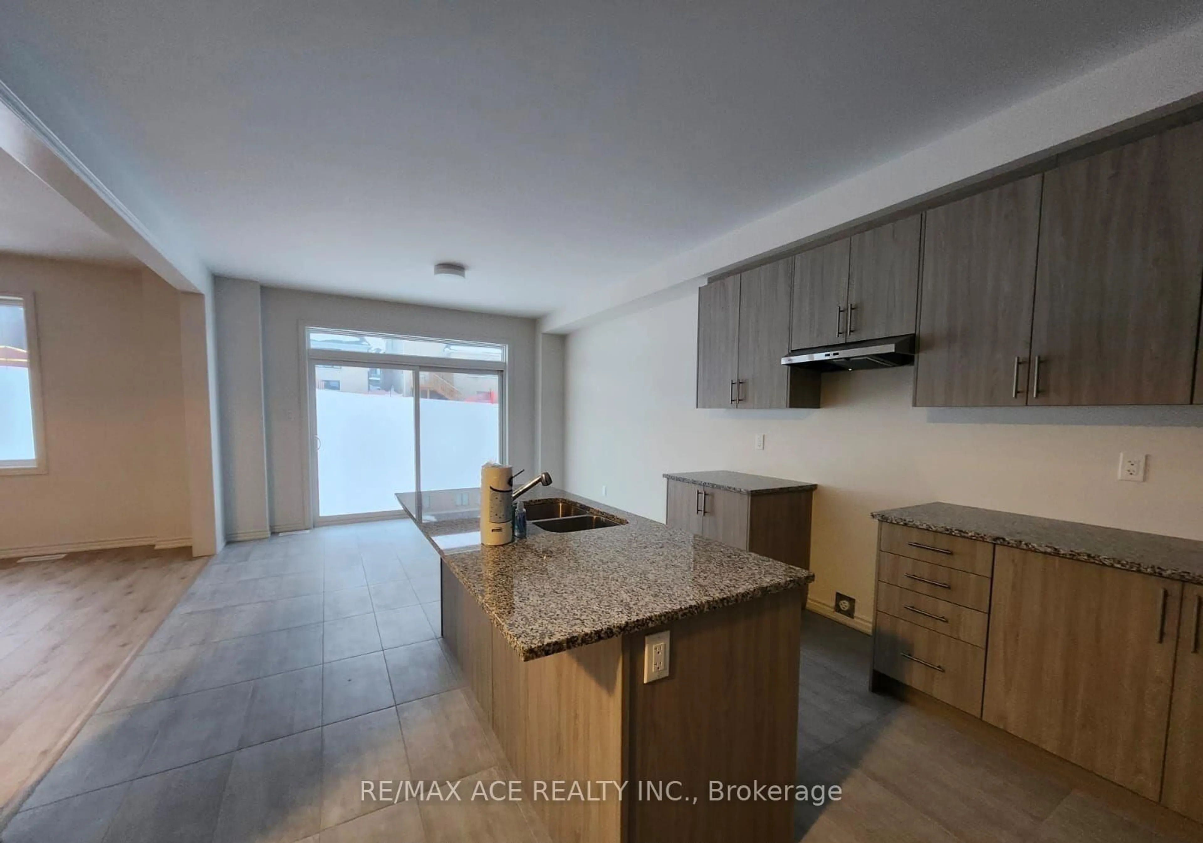 Open concept kitchen, ceramic/tile floor for 1025 Trailsview Ave, Cobourg Ontario K9A 4J6