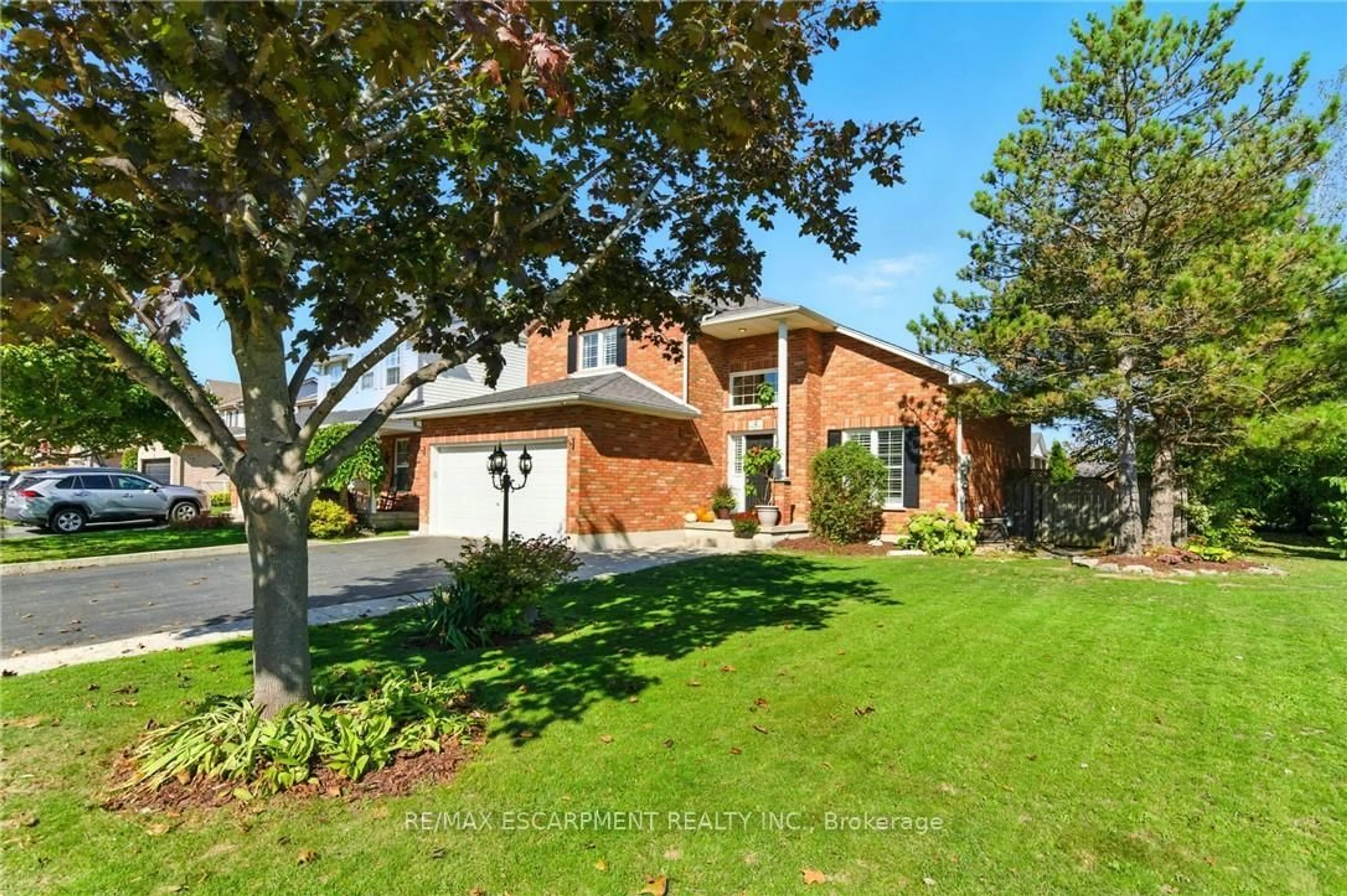 Home with brick exterior material, street for 2 Caledonia Ave, Haldimand Ontario N3W 2L1