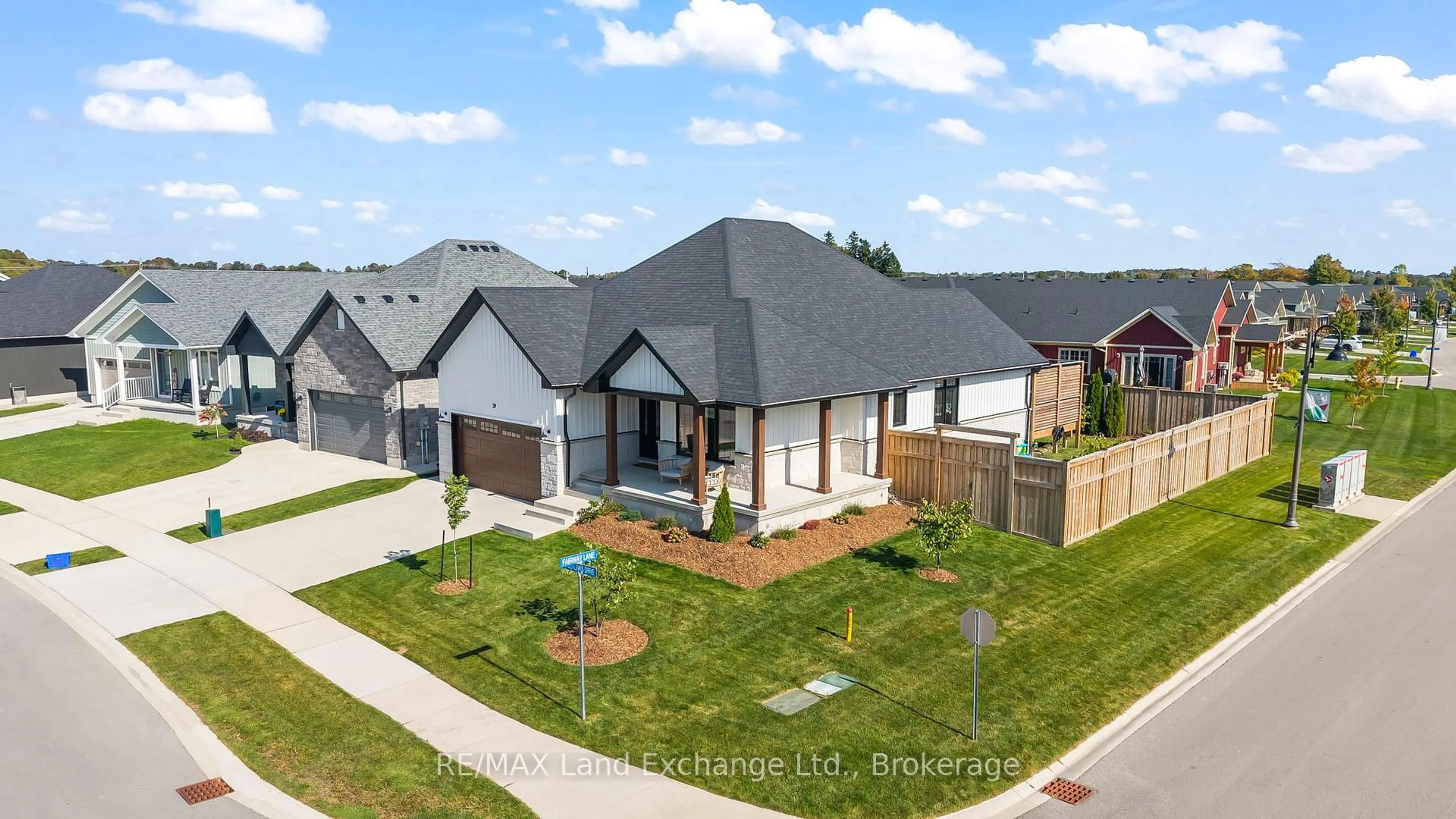 A pic from outside/outdoor area/front of a property/back of a property/a pic from drone, street for 29 Westlinks Dr, Saugeen Shores Ontario N0H 2C3