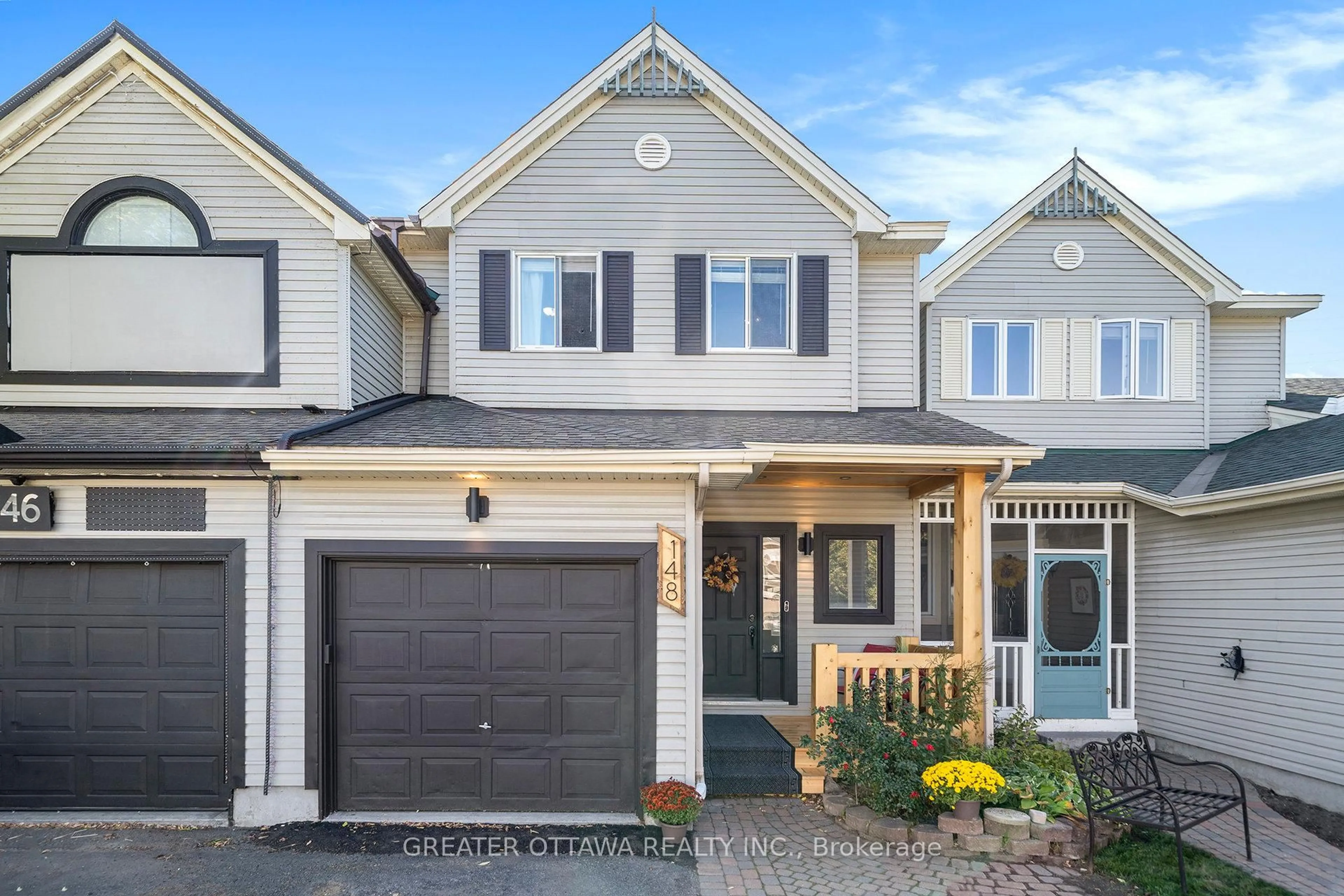 Home with vinyl exterior material, street for 148 Crampton Dr, Carleton Place Ontario K7C 4P4