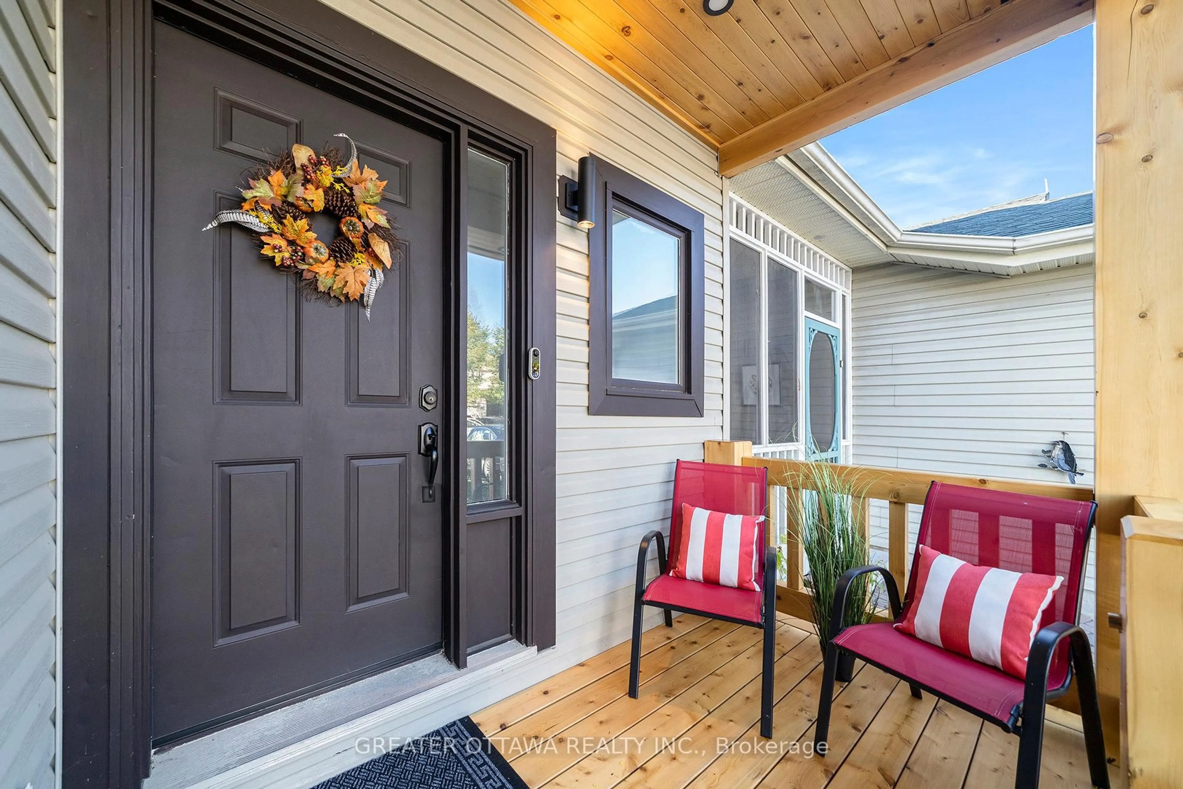 Indoor entryway for 148 Crampton Dr, Carleton Place Ontario K7C 4P4