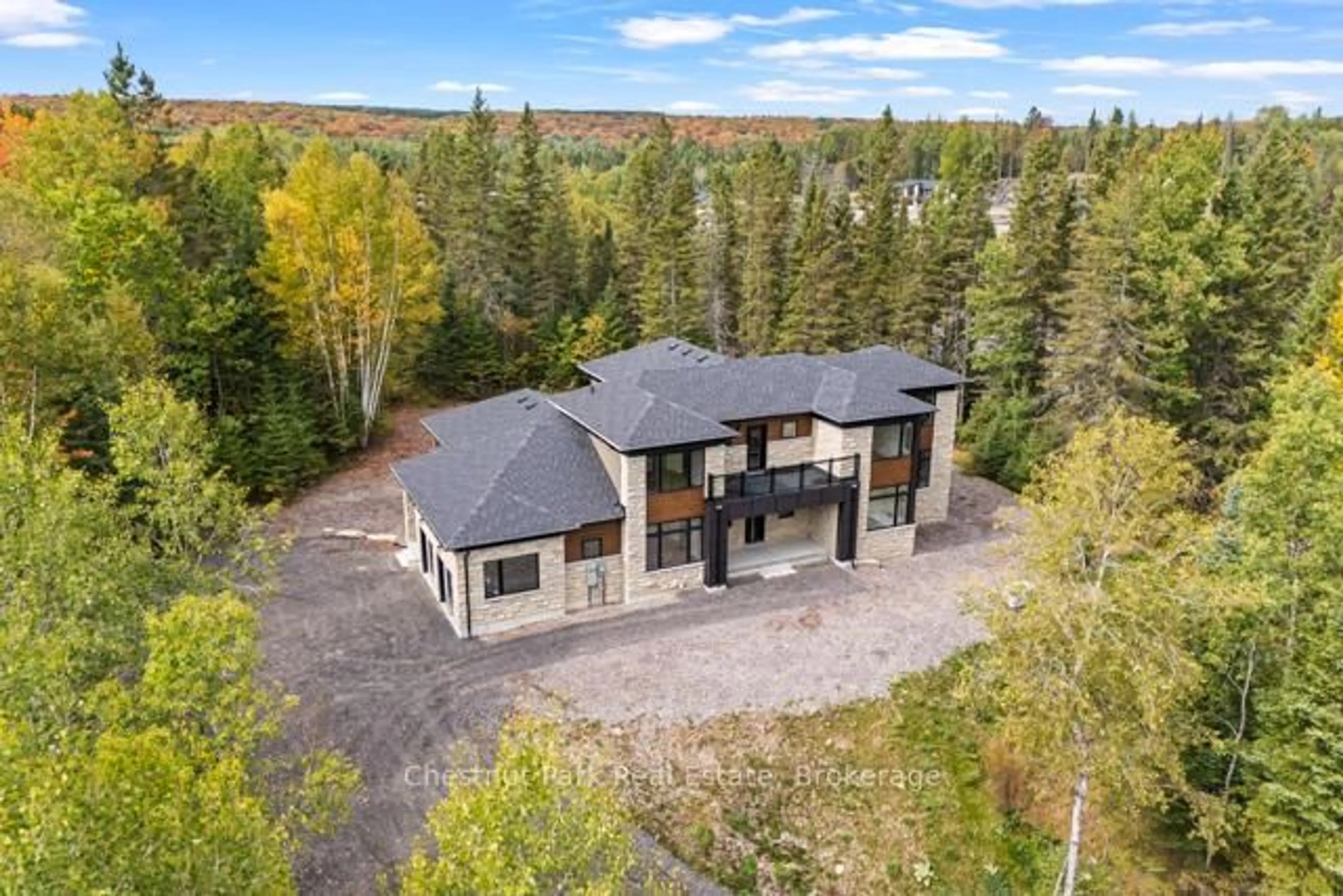 A pic from outside/outdoor area/front of a property/back of a property/a pic from drone, unknown for 1019 Pondview Crt #87, Lake of Bays Ontario P1H 2J6