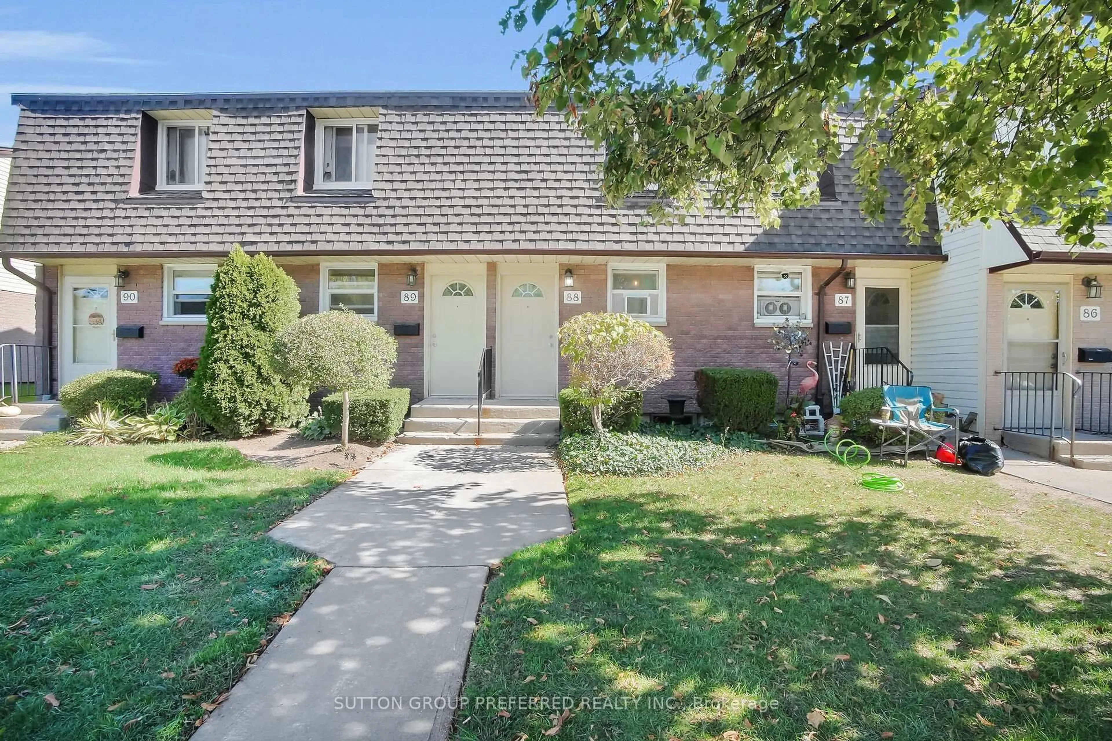 Home with vinyl exterior material, street for 1919 Trafalgar St #88, London East Ontario N5V 1A1
