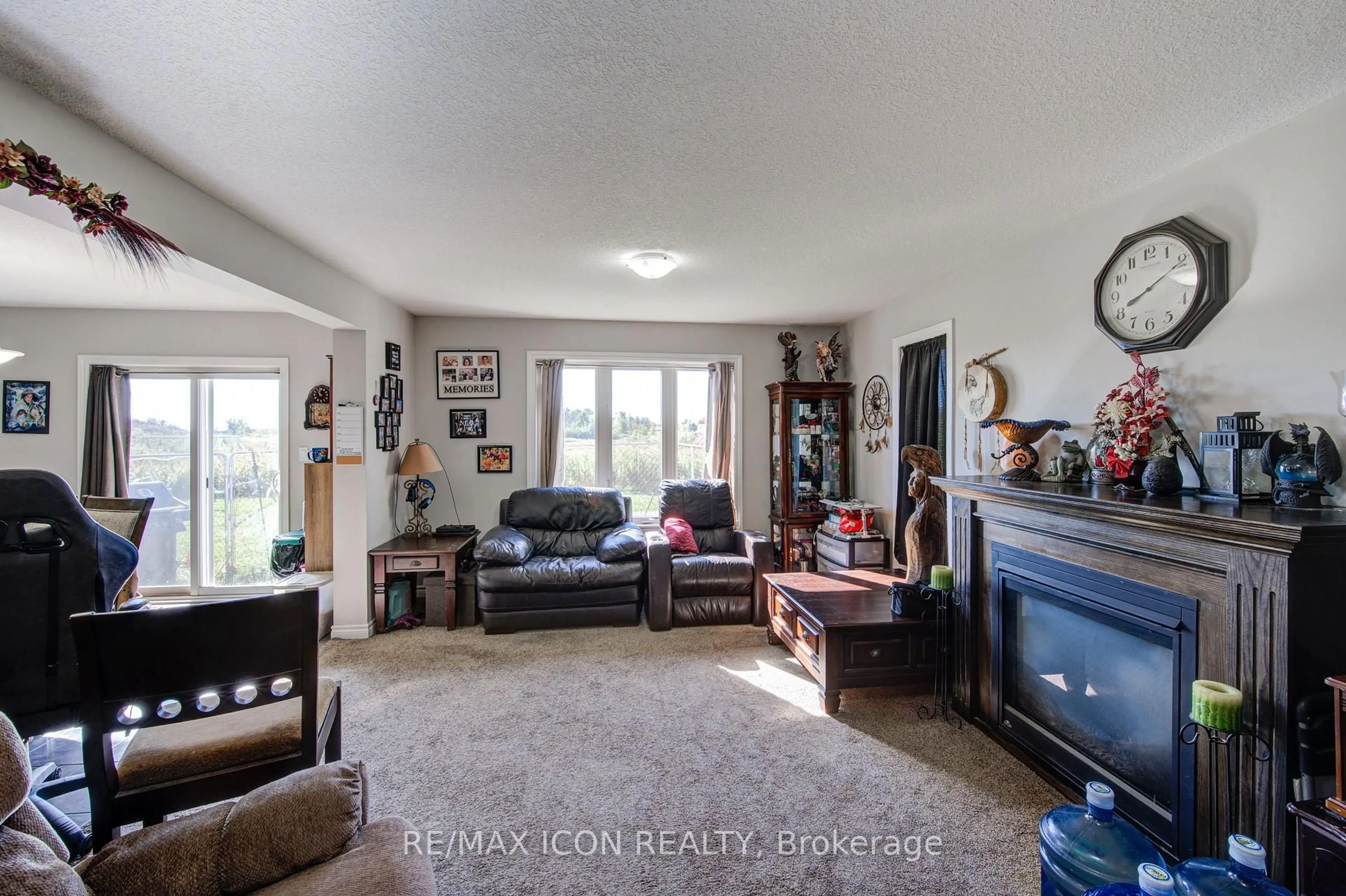 Living room with furniture, unknown for 1360 Caen Ave, Woodstock Ontario N4T 0G3