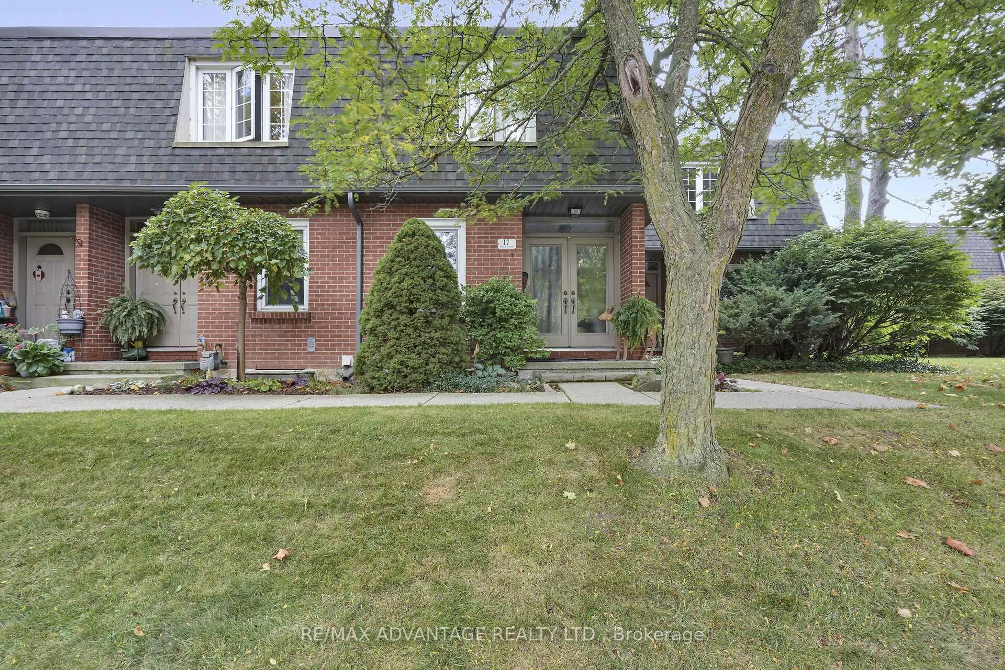 Home with brick exterior material, street for 17 Blackacres Blvd, London North Ontario N6G 2G5